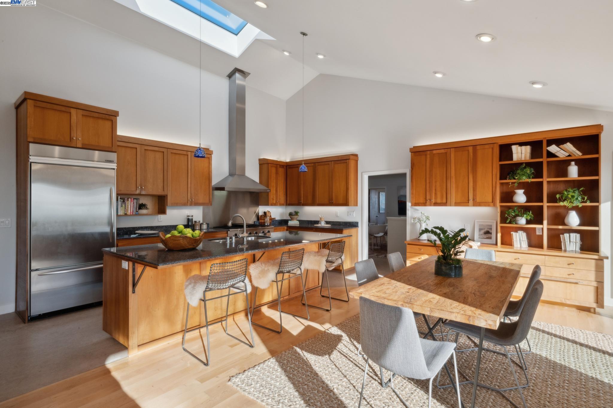 Detail Gallery Image 22 of 60 For 5550 Fernhoff Road, Oakland,  CA 94619 - 5 Beds | 4 Baths