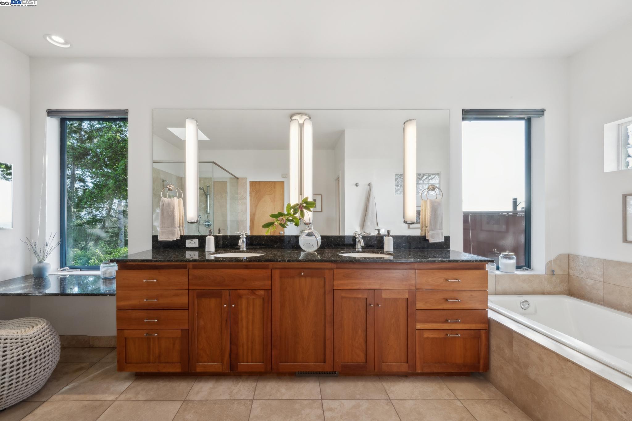 Detail Gallery Image 29 of 60 For 5550 Fernhoff Road, Oakland,  CA 94619 - 5 Beds | 4 Baths