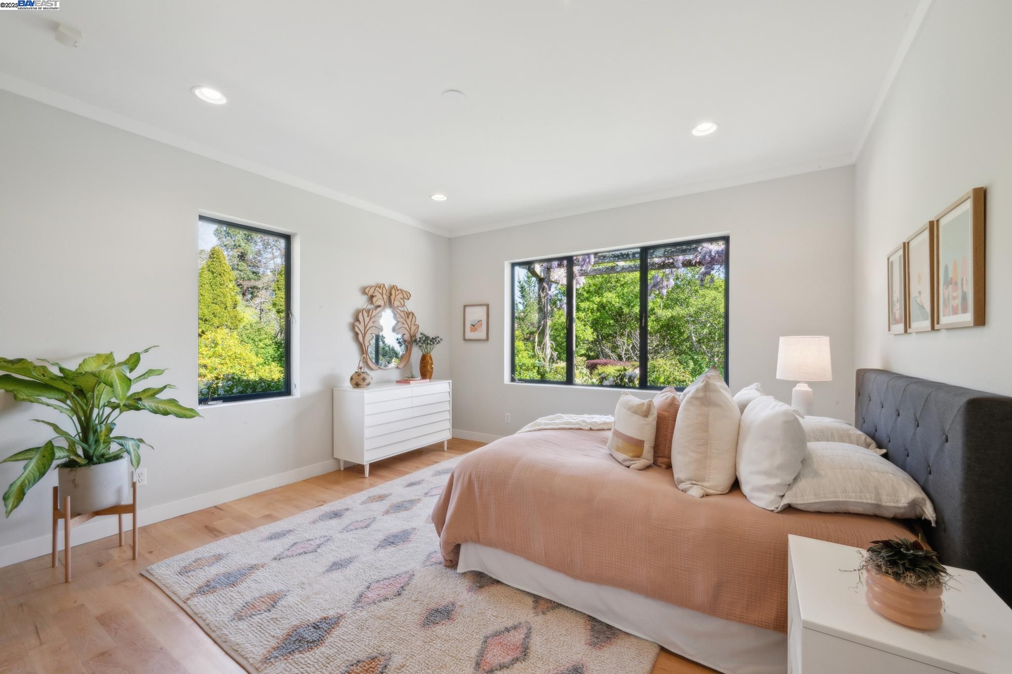 Detail Gallery Image 33 of 60 For 5550 Fernhoff Road, Oakland,  CA 94619 - 5 Beds | 4 Baths
