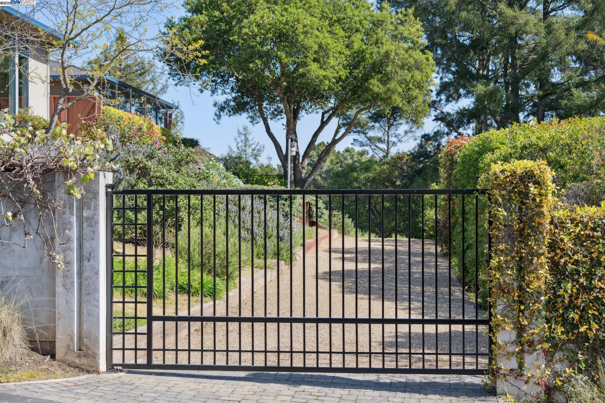 Detail Gallery Image 42 of 60 For 5550 Fernhoff Road, Oakland,  CA 94619 - 5 Beds | 4 Baths