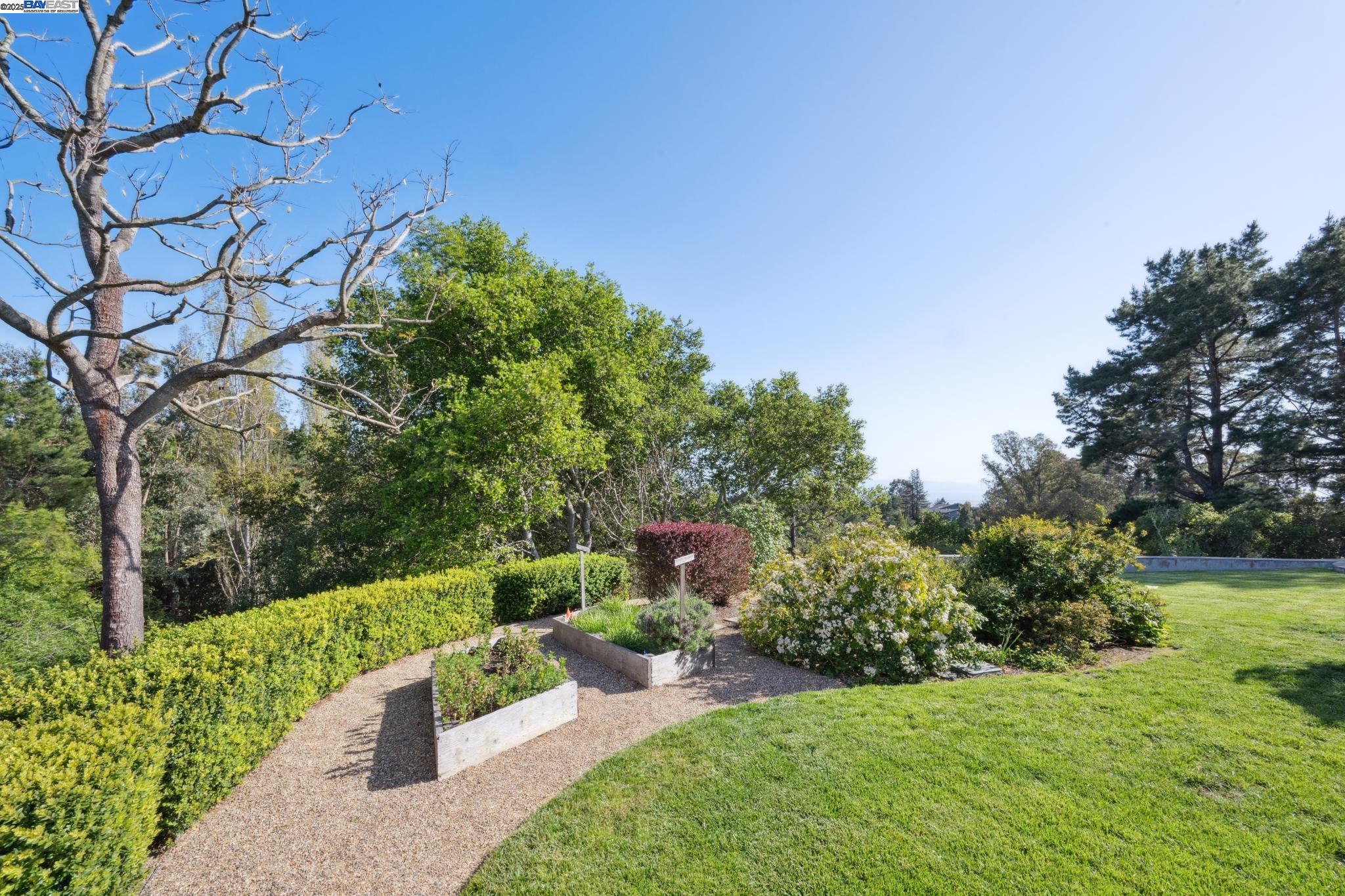 Detail Gallery Image 49 of 60 For 5550 Fernhoff Road, Oakland,  CA 94619 - 5 Beds | 4 Baths