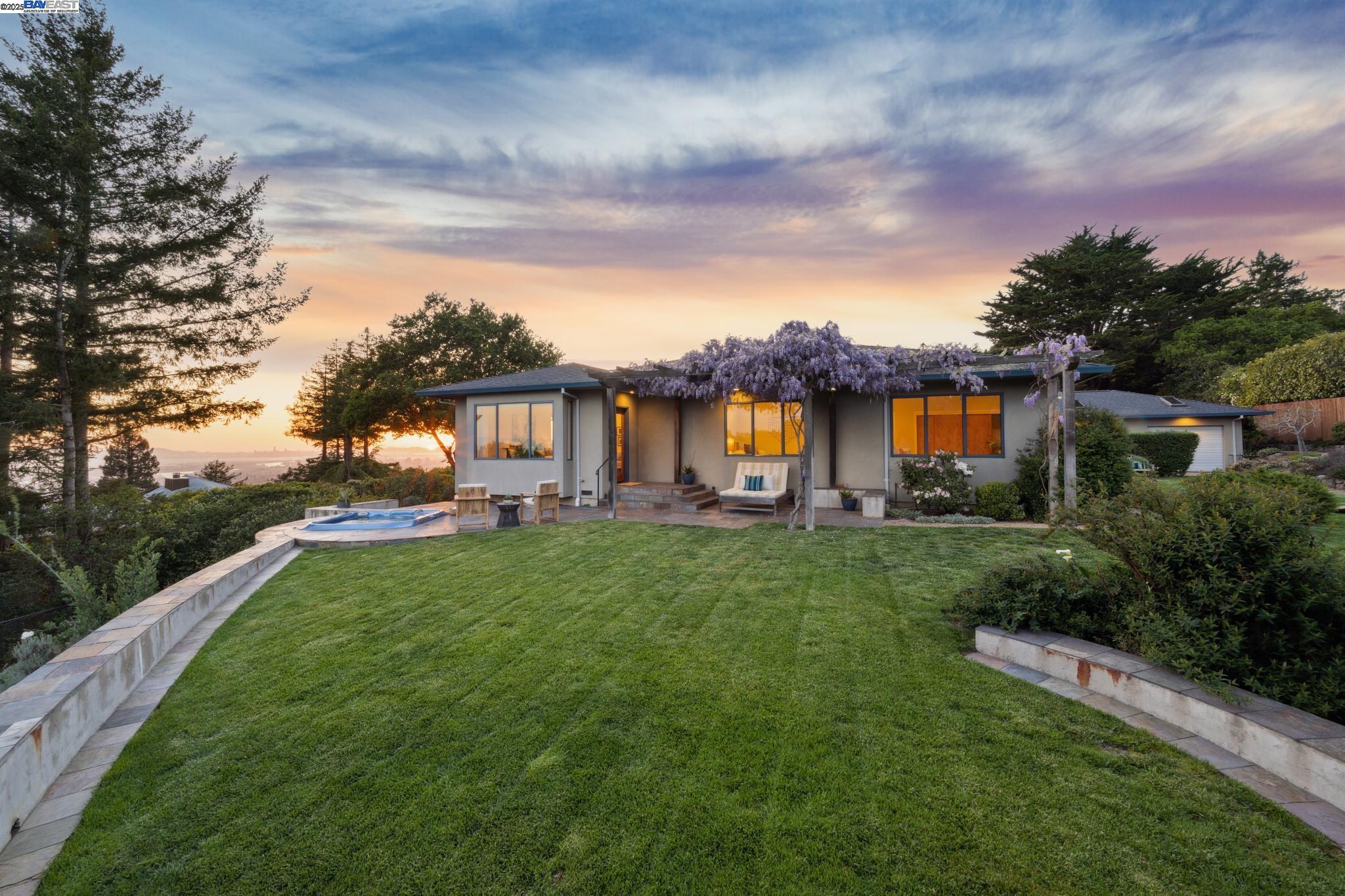 Detail Gallery Image 6 of 60 For 5550 Fernhoff Road, Oakland,  CA 94619 - 5 Beds | 4 Baths