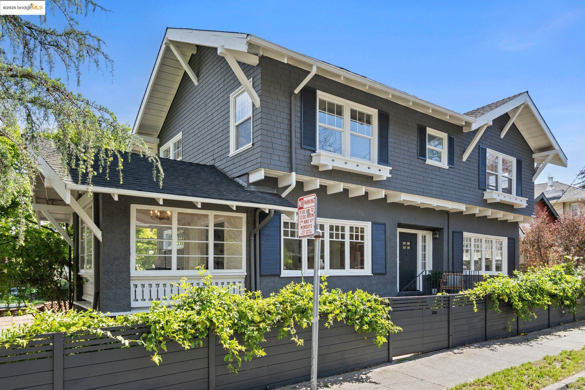 Detail Gallery Image 1 of 1 For 306 Jayne Ave, Oakland,  CA 94610 - 3 Beds | 2/1 Baths