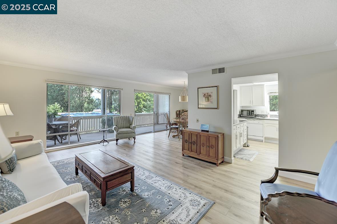 Photo #5: 41093024 Listing: Photo #5