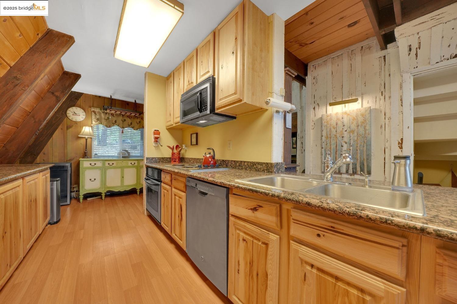 Detail Gallery Image 20 of 38 For 385 Russell Dr 1, Arnold,  CA 95223 - 3 Beds | 3 Baths