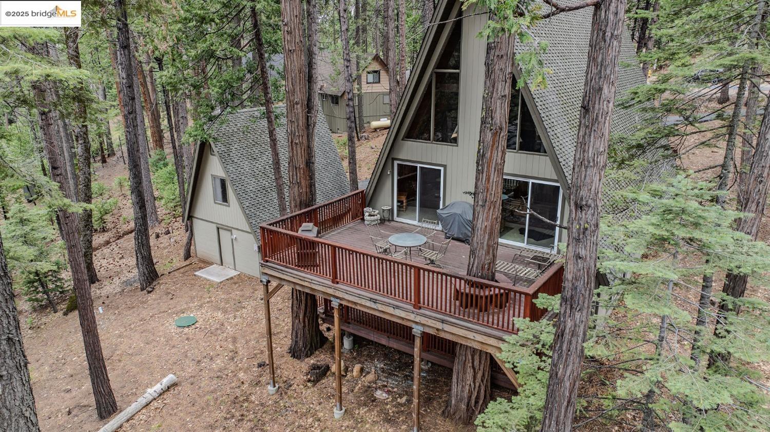Detail Gallery Image 5 of 38 For 385 Russell Dr 1, Arnold,  CA 95223 - 3 Beds | 3 Baths