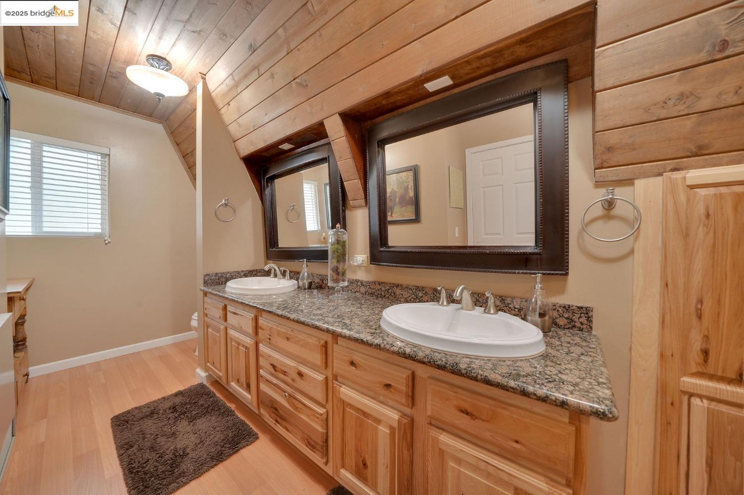 Detail Gallery Image 8 of 38 For 385 Russell Dr 1, Arnold,  CA 95223 - 3 Beds | 3 Baths
