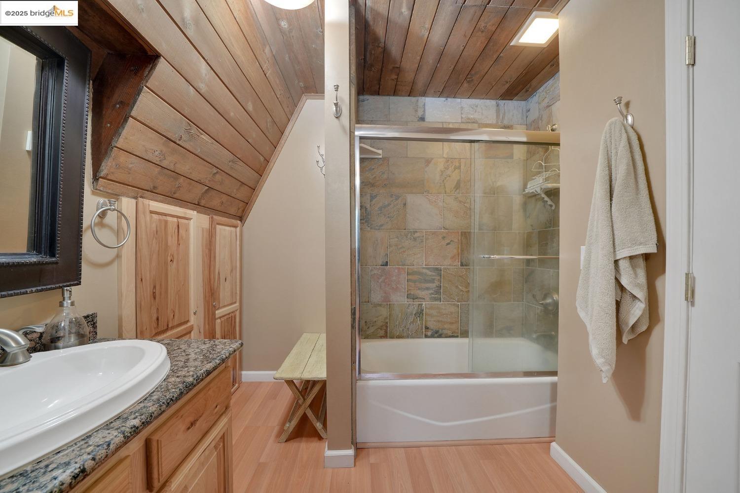 Detail Gallery Image 9 of 38 For 385 Russell Dr 1, Arnold,  CA 95223 - 3 Beds | 3 Baths