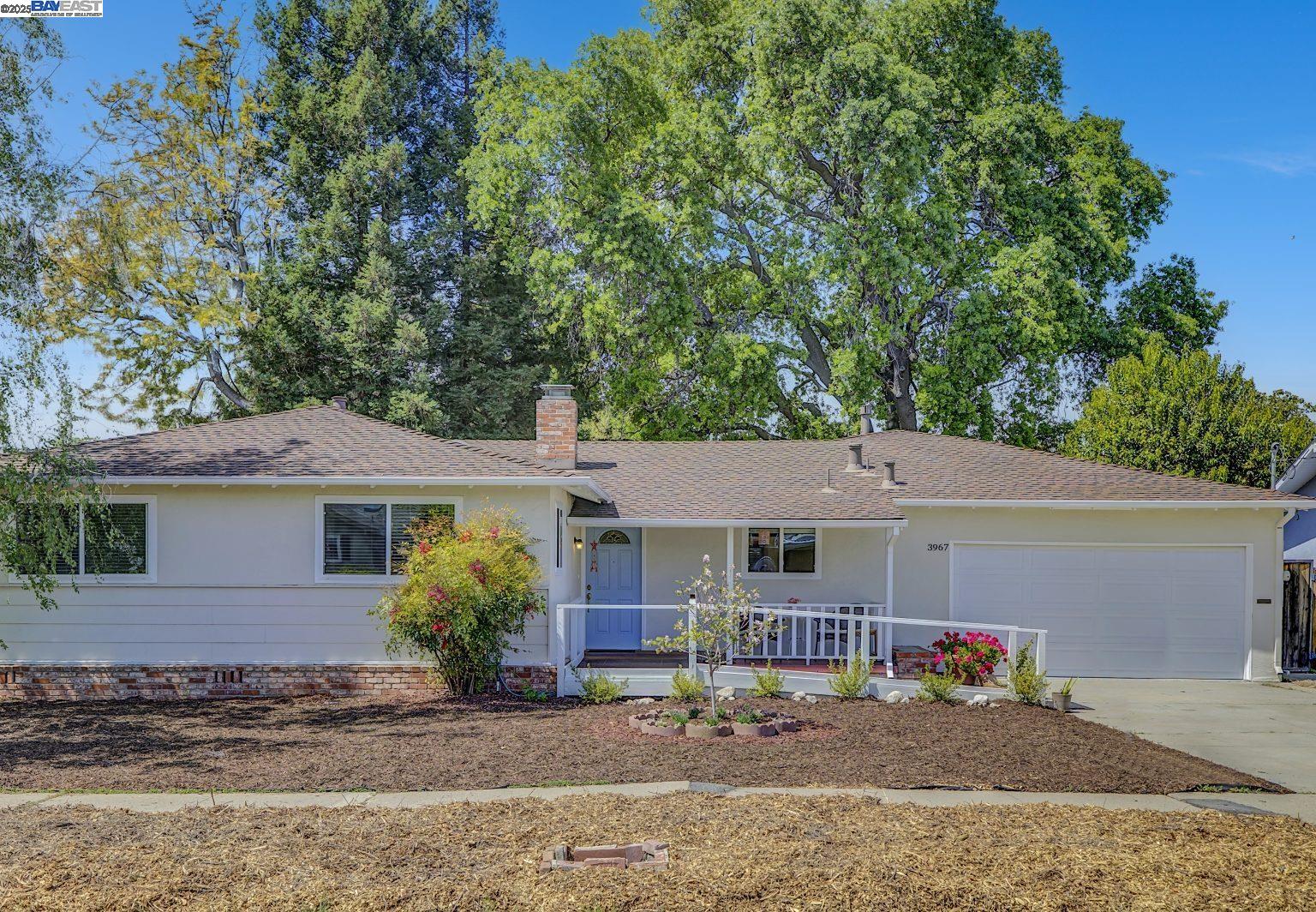 Detail Gallery Image 1 of 51 For 3967 Majestic Dr, Concord,  CA 94519 - 4 Beds | 3 Baths