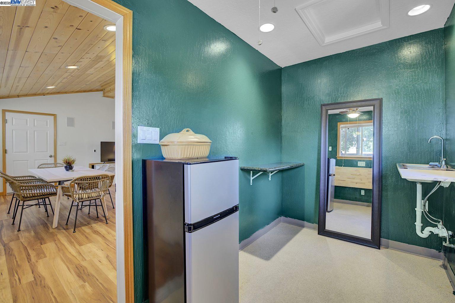 Detail Gallery Image 29 of 51 For 3967 Majestic Dr, Concord,  CA 94519 - 4 Beds | 3 Baths