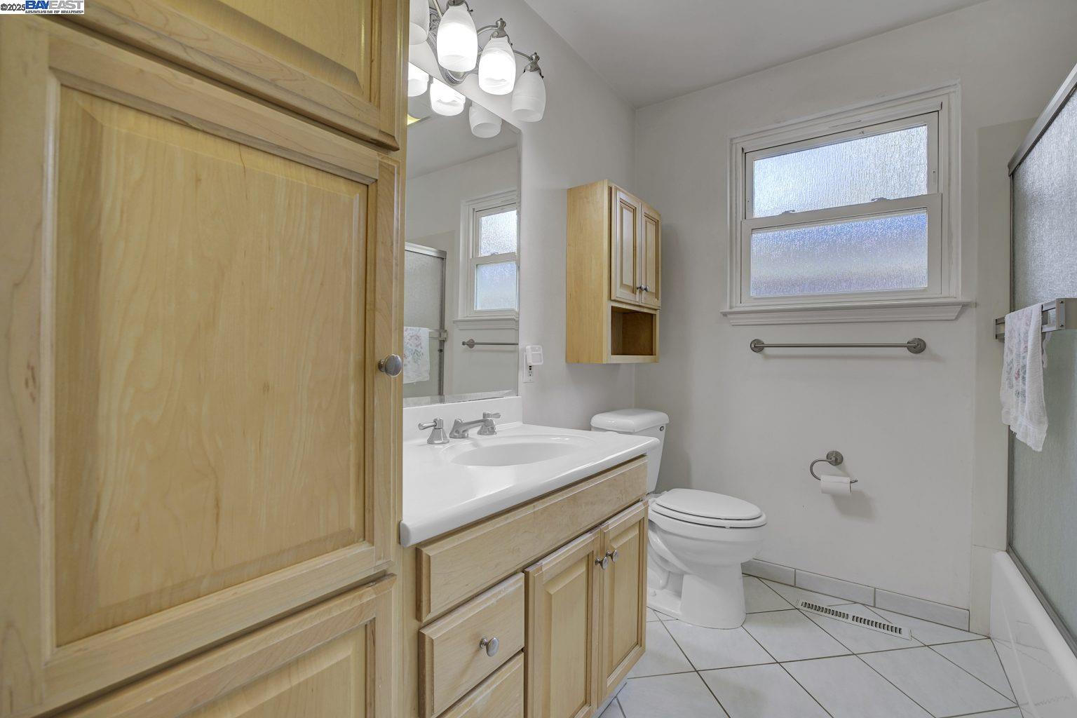 Detail Gallery Image 34 of 51 For 3967 Majestic Dr, Concord,  CA 94519 - 4 Beds | 3 Baths