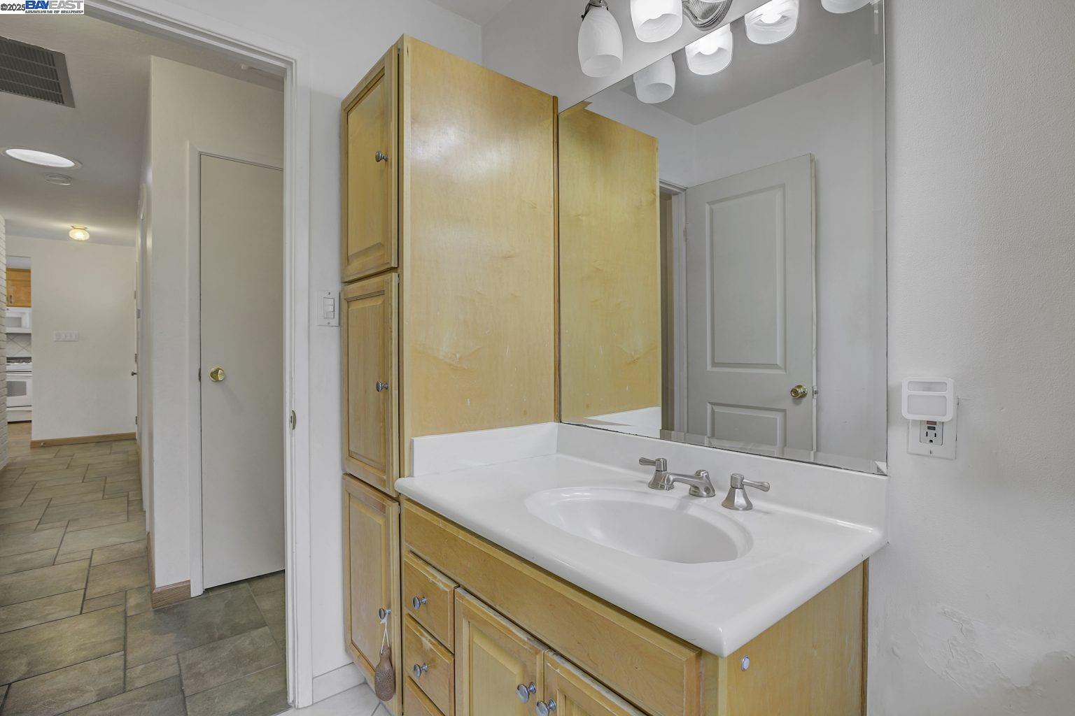 Detail Gallery Image 35 of 51 For 3967 Majestic Dr, Concord,  CA 94519 - 4 Beds | 3 Baths