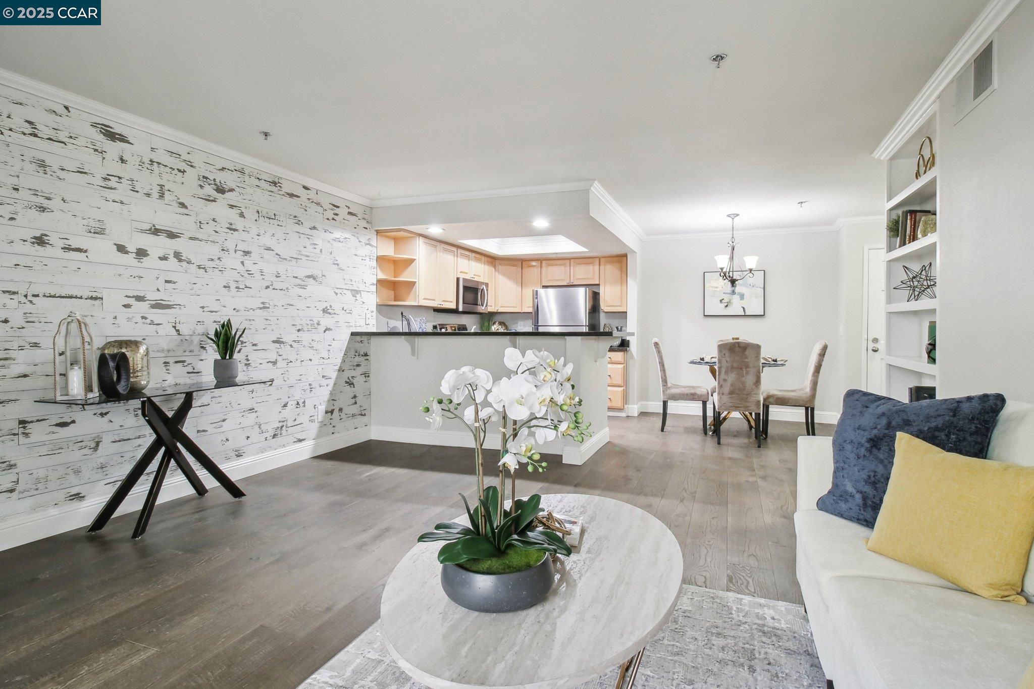 Photo #5: 41093032 Listing 
