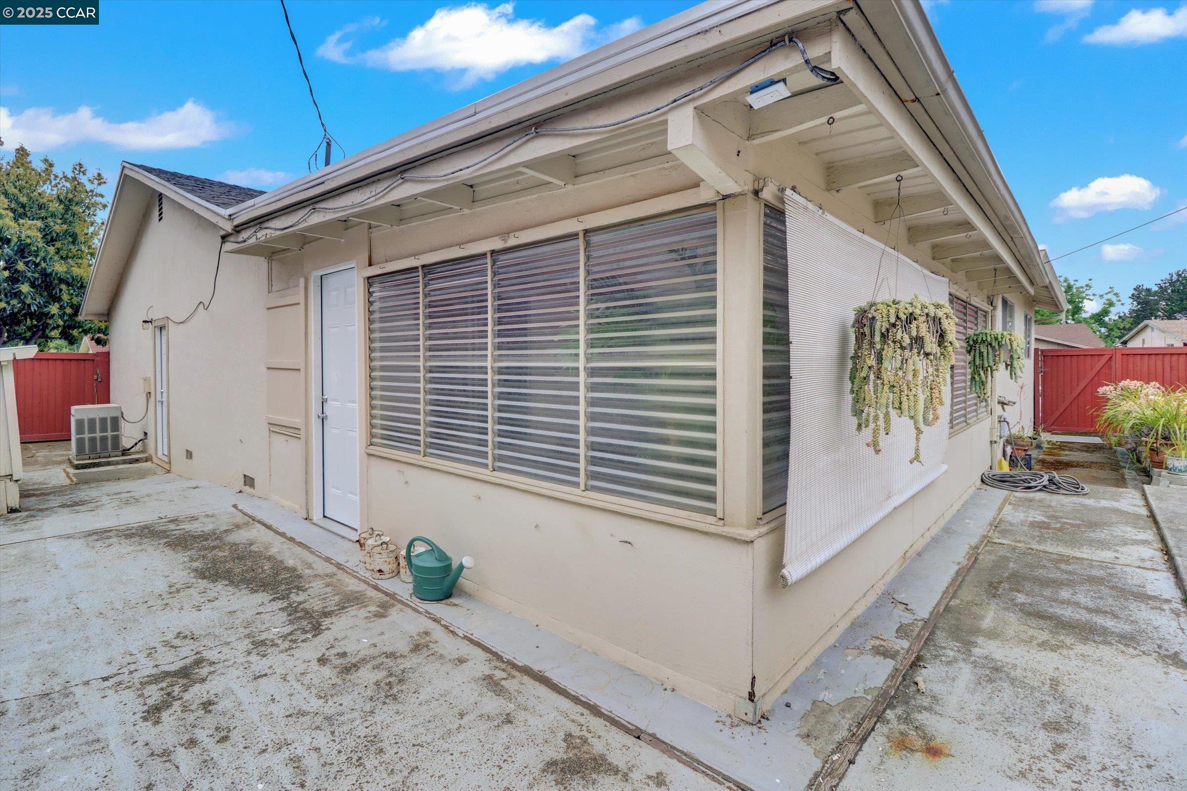 Detail Gallery Image 16 of 47 For 1200 Loyola Way, Vallejo,  CA 94589 - 3 Beds | 2 Baths