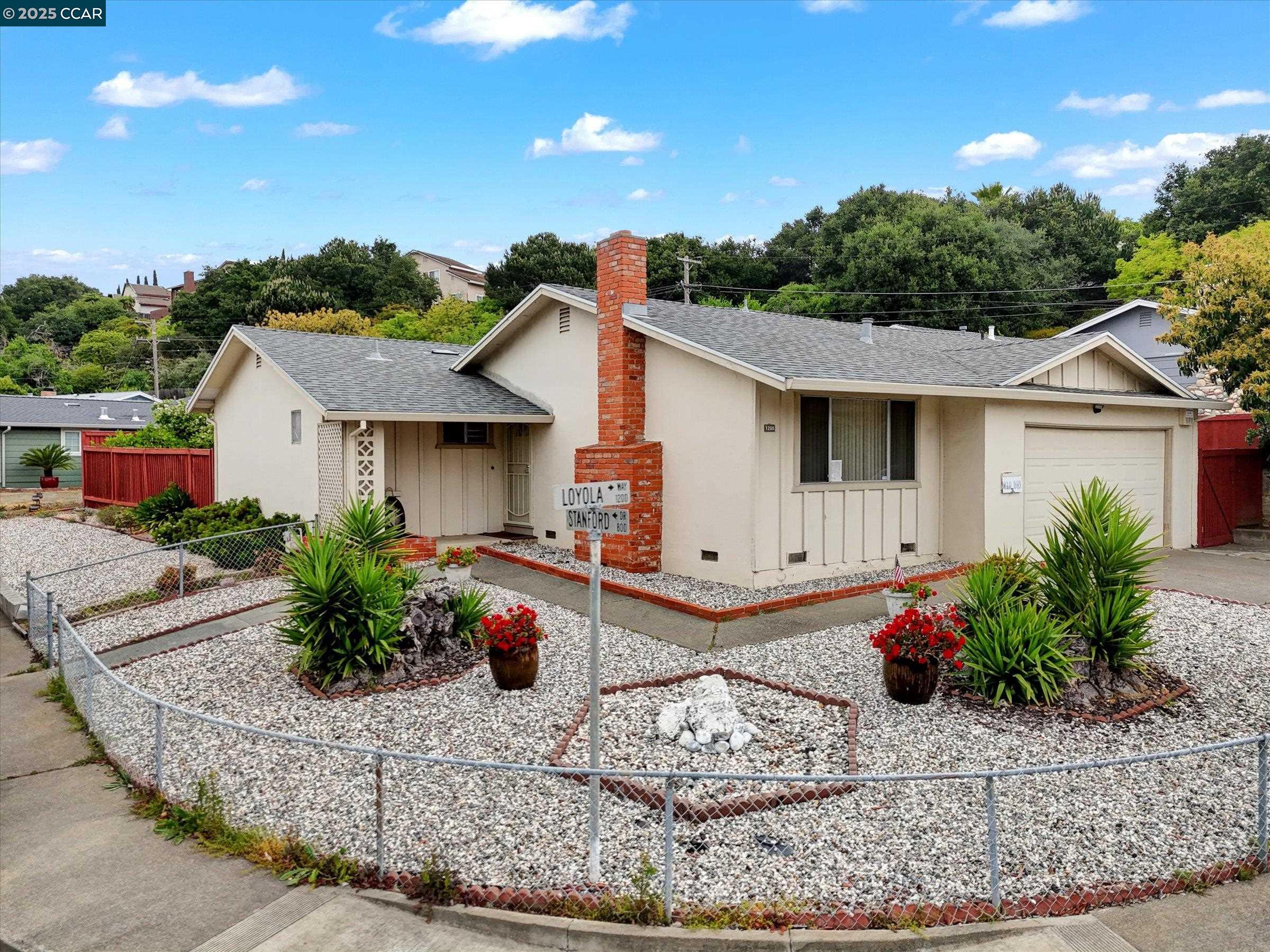 Detail Gallery Image 4 of 47 For 1200 Loyola Way, Vallejo,  CA 94589 - 3 Beds | 2 Baths