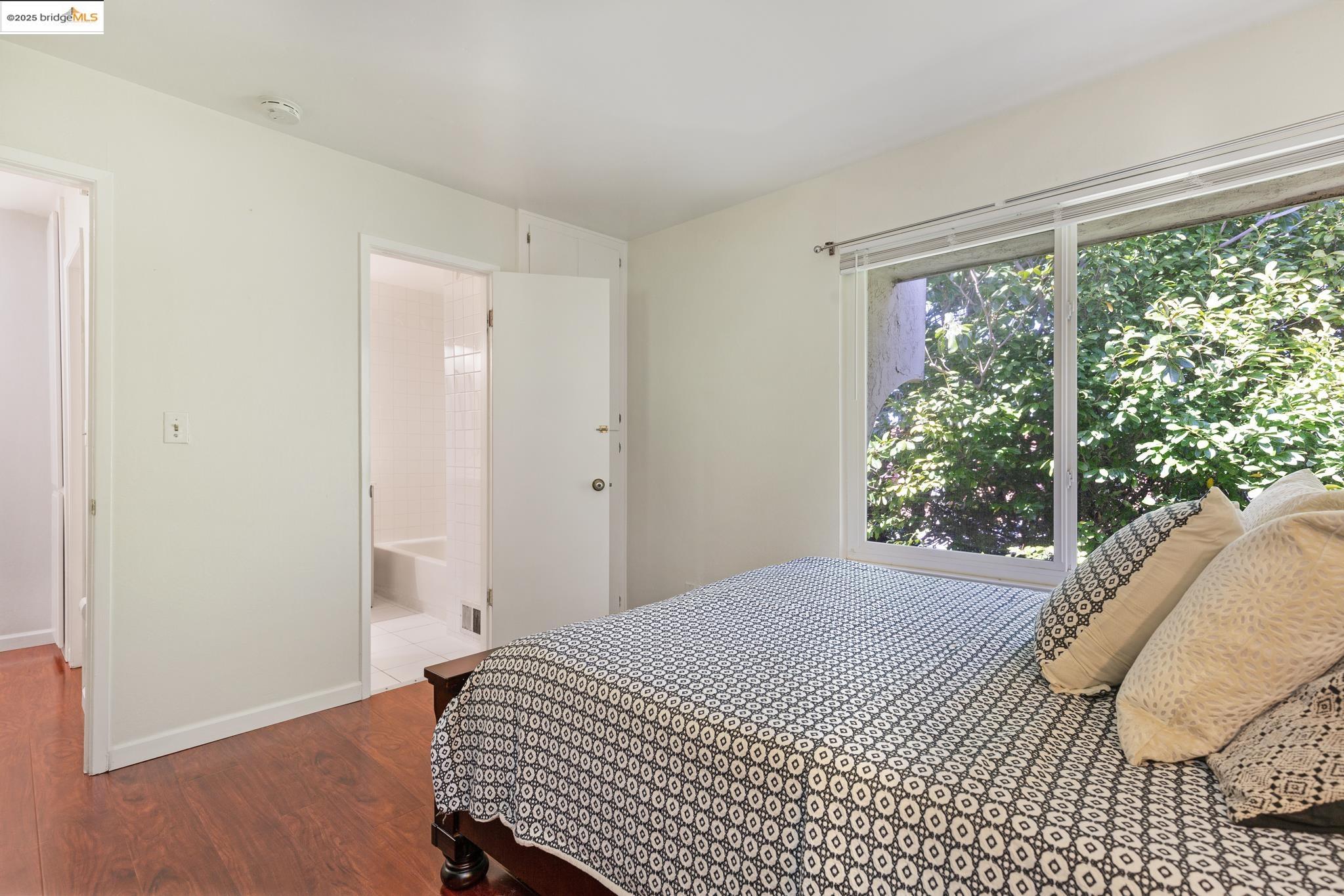Photo #21: 41093039 Listing: Photo #21