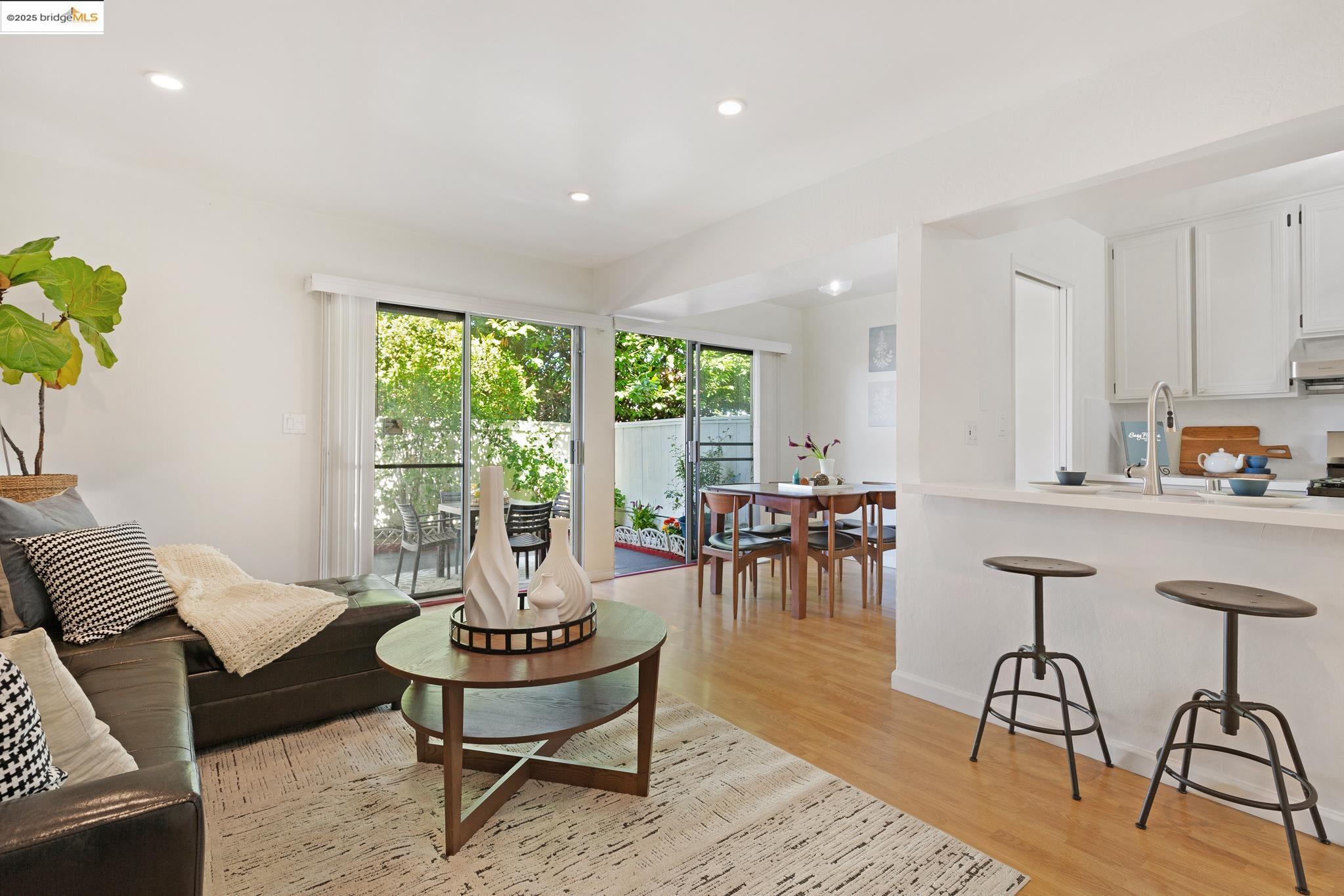 Photo #8: 41093039 Listing: Photo #8