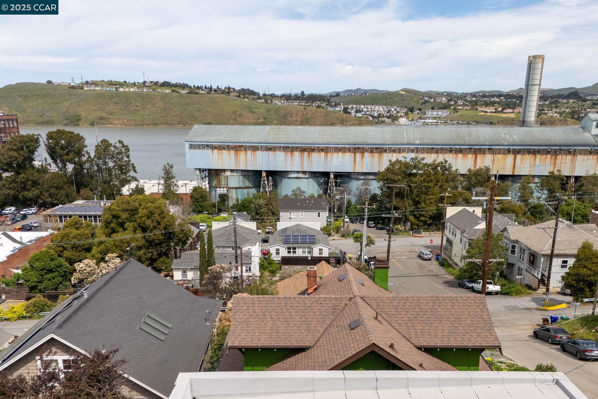 Detail Gallery Image 34 of 45 For 414 Bay St, Crockett,  CA 94525 - 3 Beds | 2 Baths
