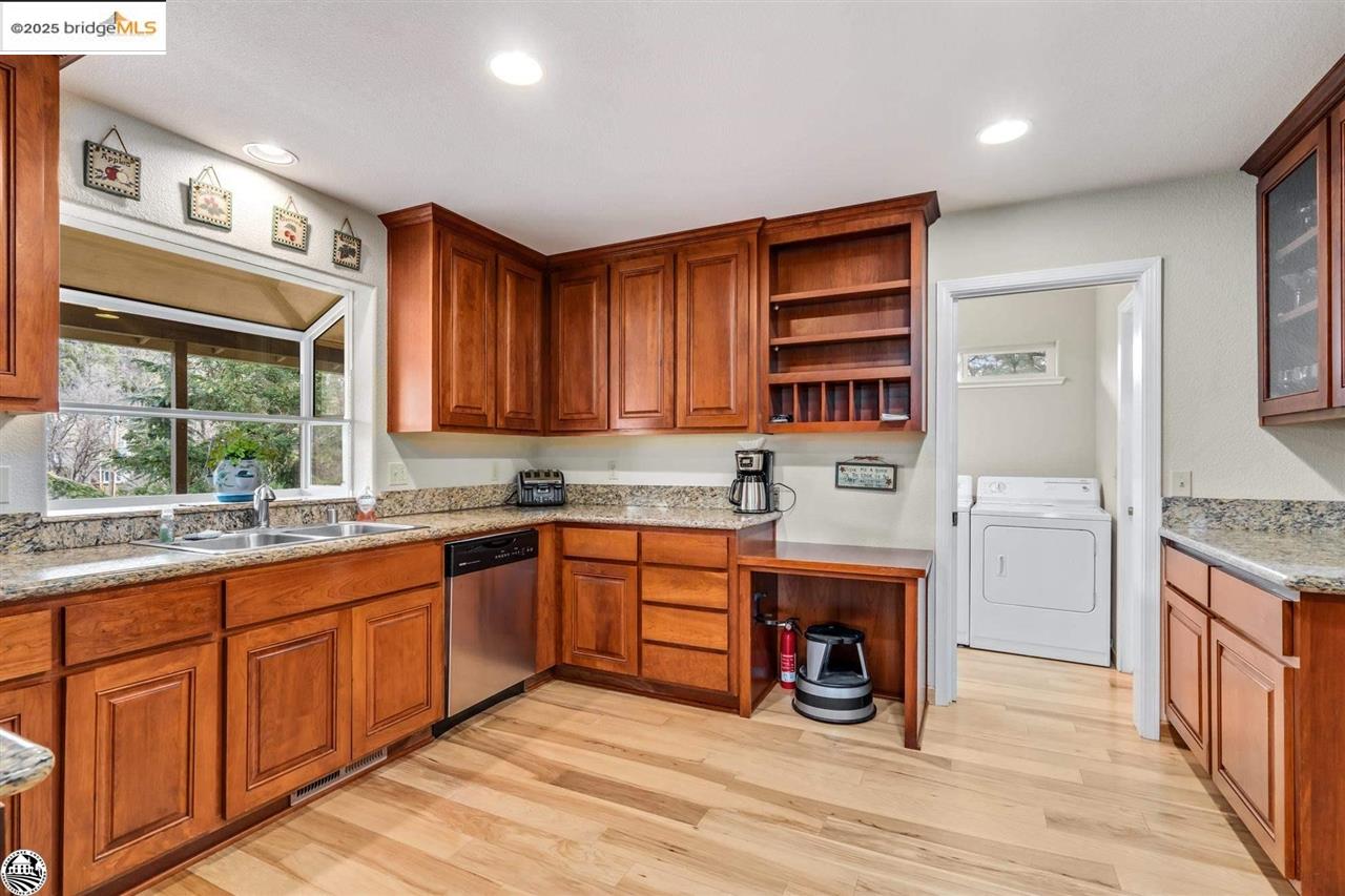 Detail Gallery Image 12 of 47 For 20421 Rock Canyon, Groveland,  CA 95321 - 5 Beds | 3 Baths