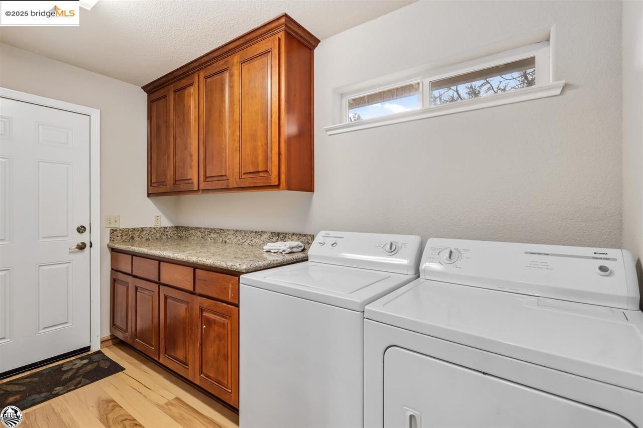 Detail Gallery Image 14 of 47 For 20421 Rock Canyon, Groveland,  CA 95321 - 5 Beds | 3 Baths