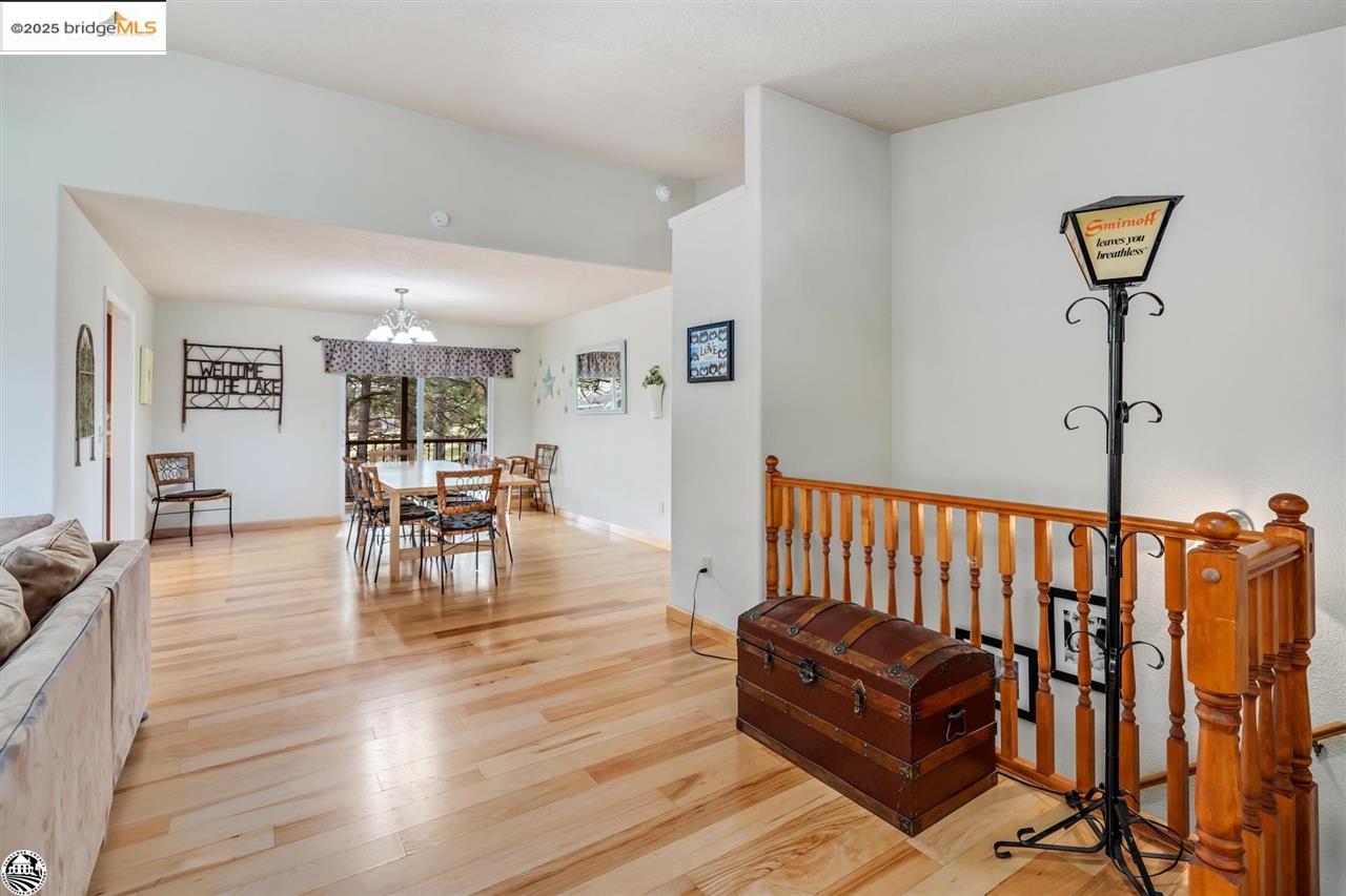 Detail Gallery Image 7 of 47 For 20421 Rock Canyon, Groveland,  CA 95321 - 5 Beds | 3 Baths