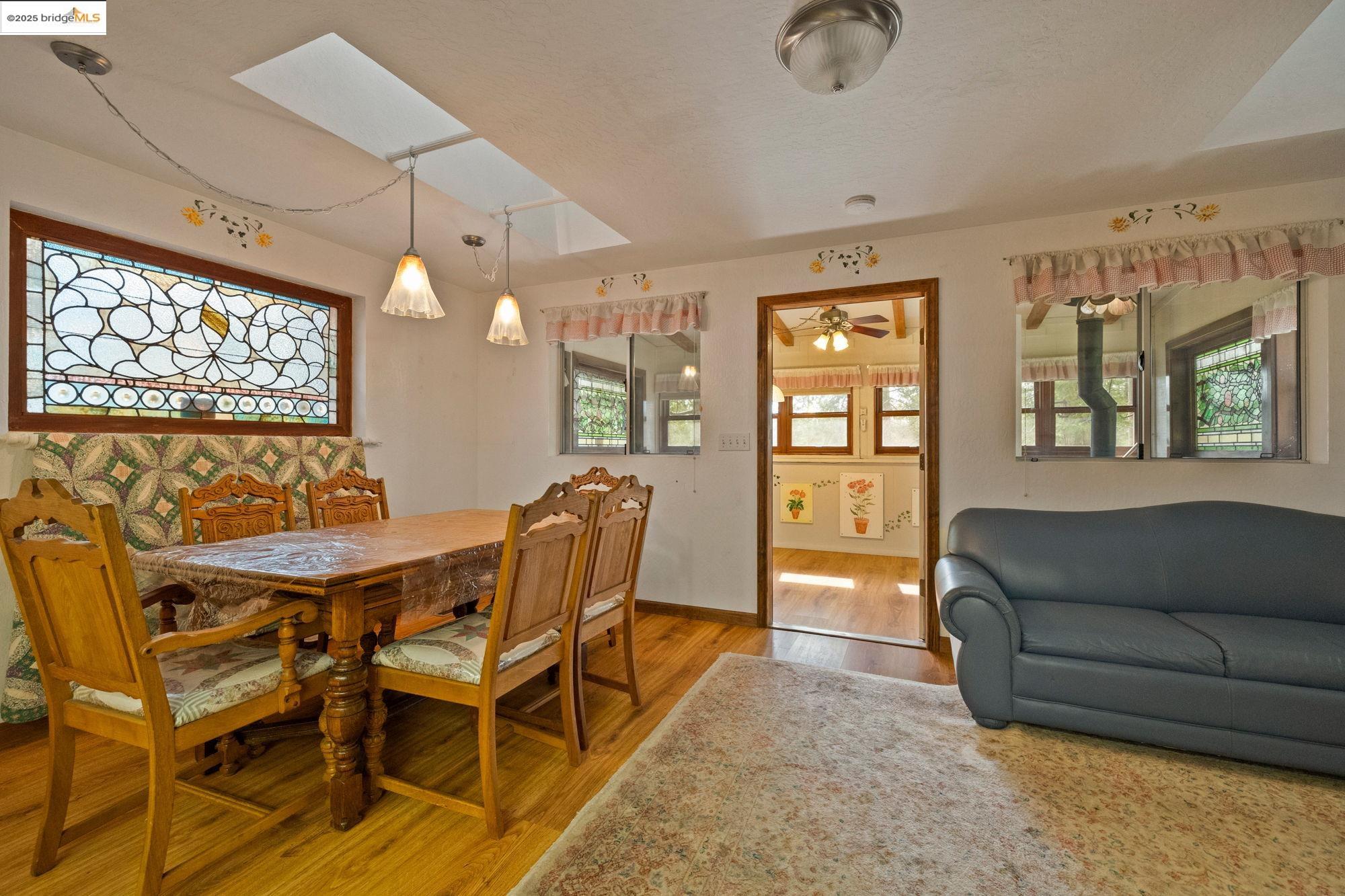 Detail Gallery Image 11 of 47 For 23192 Cresta Dr, Twain Harte,  CA 95383 - 3 Beds | 2 Baths