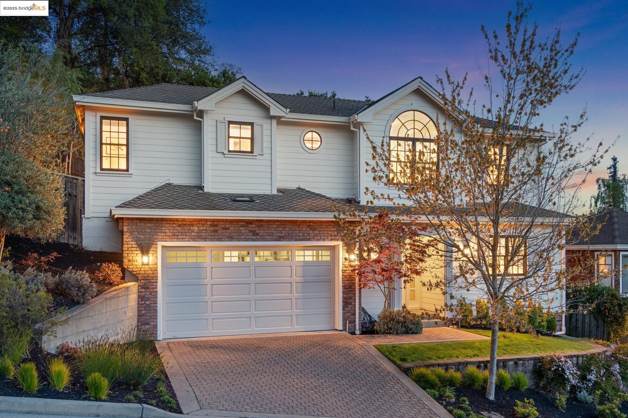 Detail Gallery Image 1 of 1 For 18 Woodside Glen Ct, Oakland,  CA 94602 - 4 Beds | 2/1 Baths