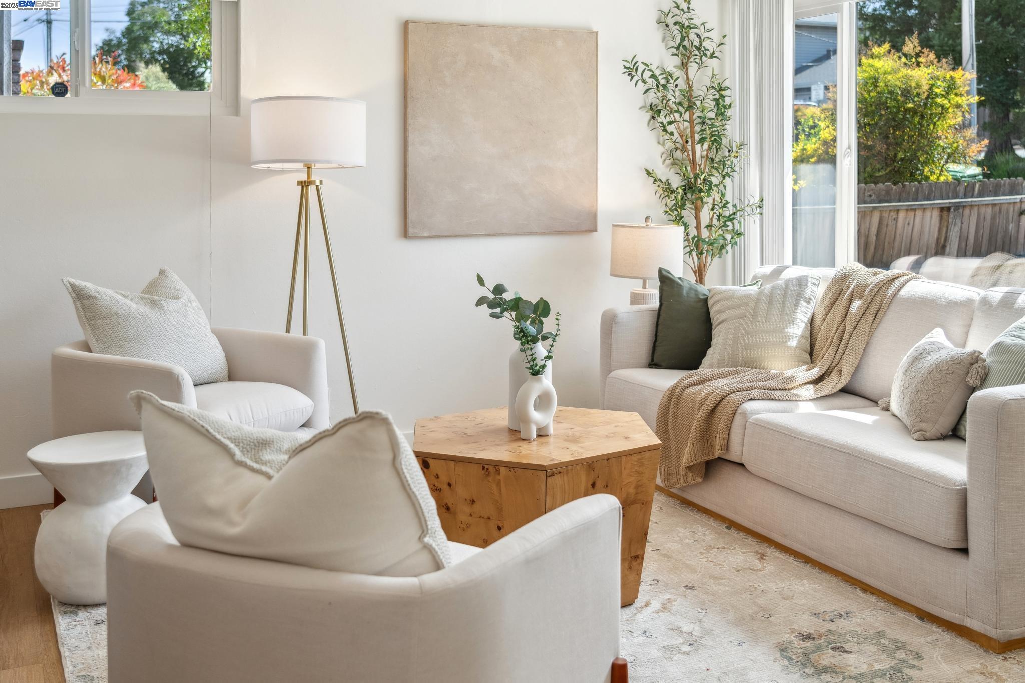 Detail Gallery Image 1 of 1 For 18930 Carlton Ave, Castro Valley,  CA 94546 - 2 Beds | 1 Baths