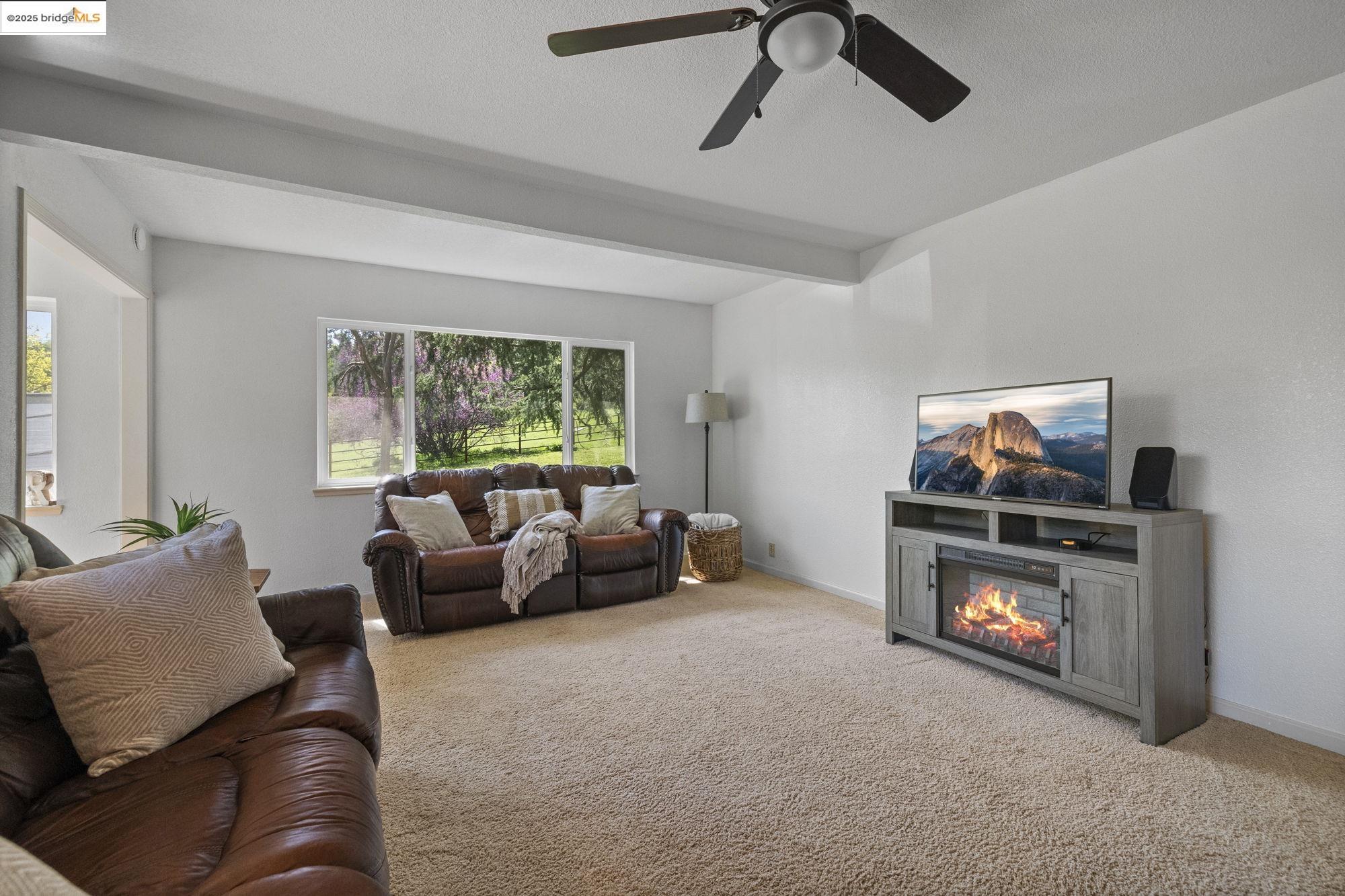 Detail Gallery Image 9 of 38 For 24040 Ponce Rd., Columbia,  CA 95310 - 2 Beds | 2 Baths