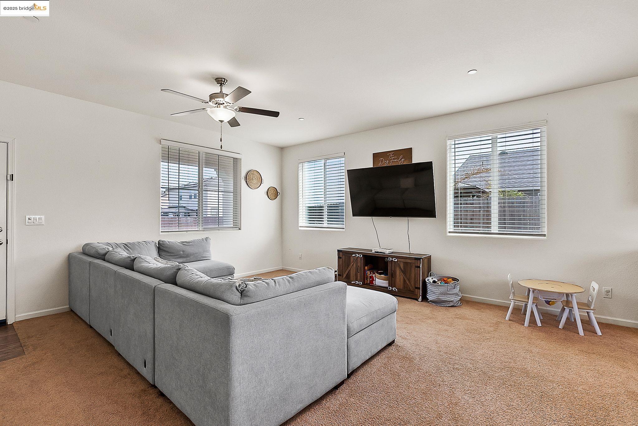 Detail Gallery Image 6 of 20 For 1933 Lavender Pl, Rio Vista,  CA 94571 - 4 Beds | 2/1 Baths