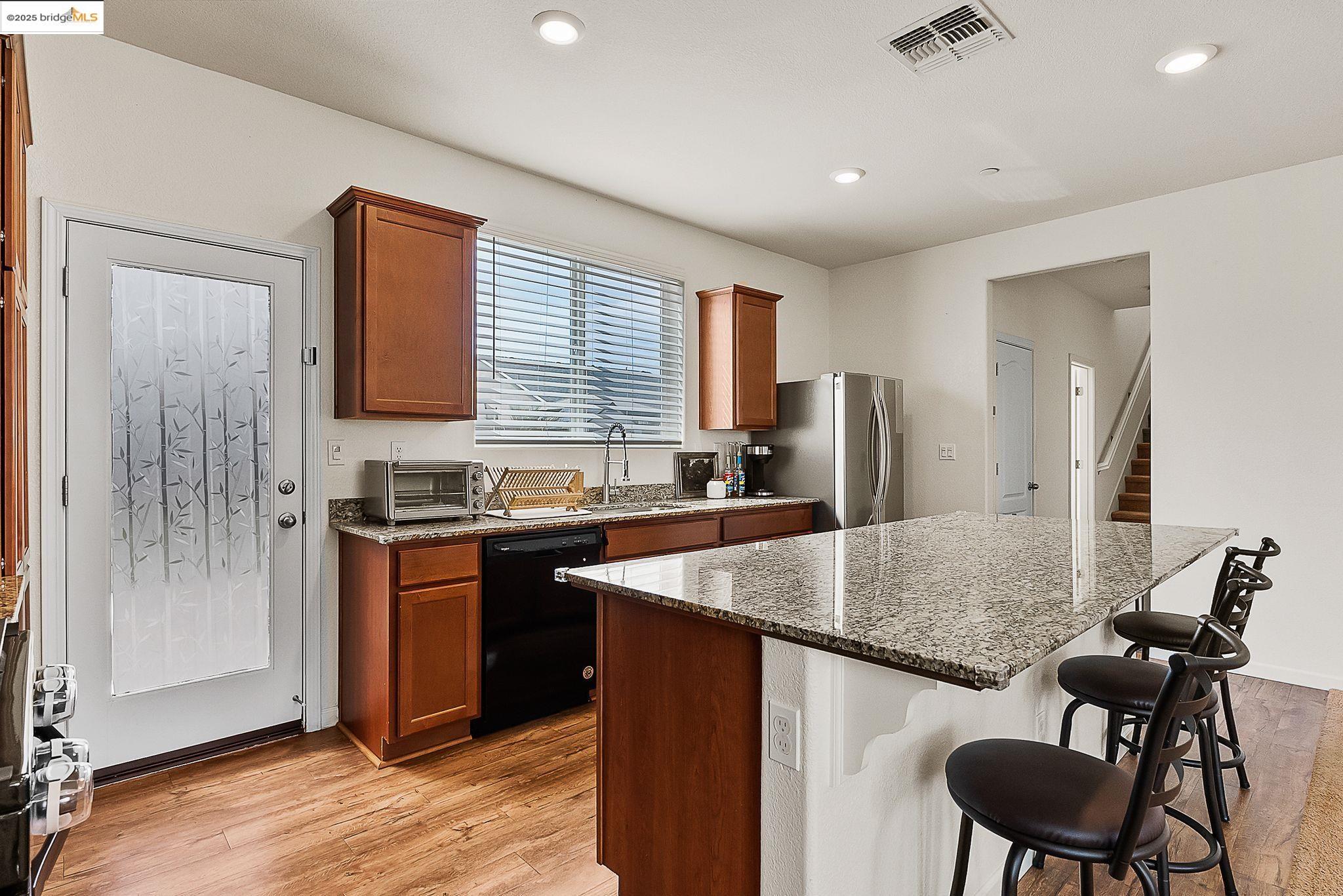 Detail Gallery Image 8 of 20 For 1933 Lavender Pl, Rio Vista,  CA 94571 - 4 Beds | 2/1 Baths
