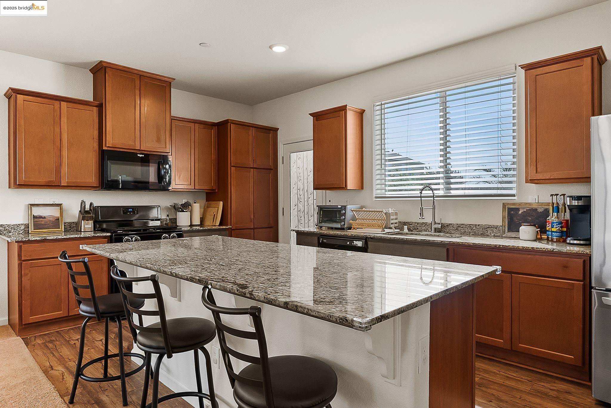 Detail Gallery Image 10 of 20 For 1933 Lavender Pl, Rio Vista,  CA 94571 - 4 Beds | 2/1 Baths