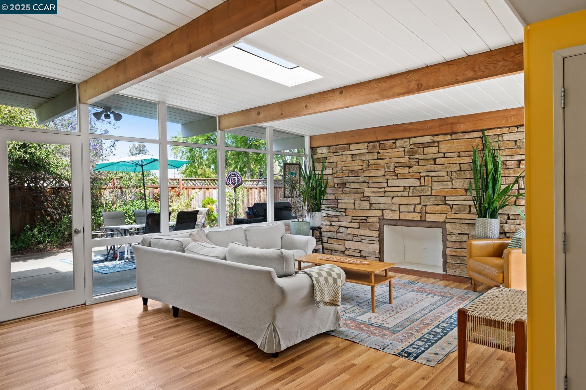 Detail Gallery Image 1 of 1 For 210 Patrick Dr, Pacheco,  CA 94553 - 3 Beds | 3 Baths