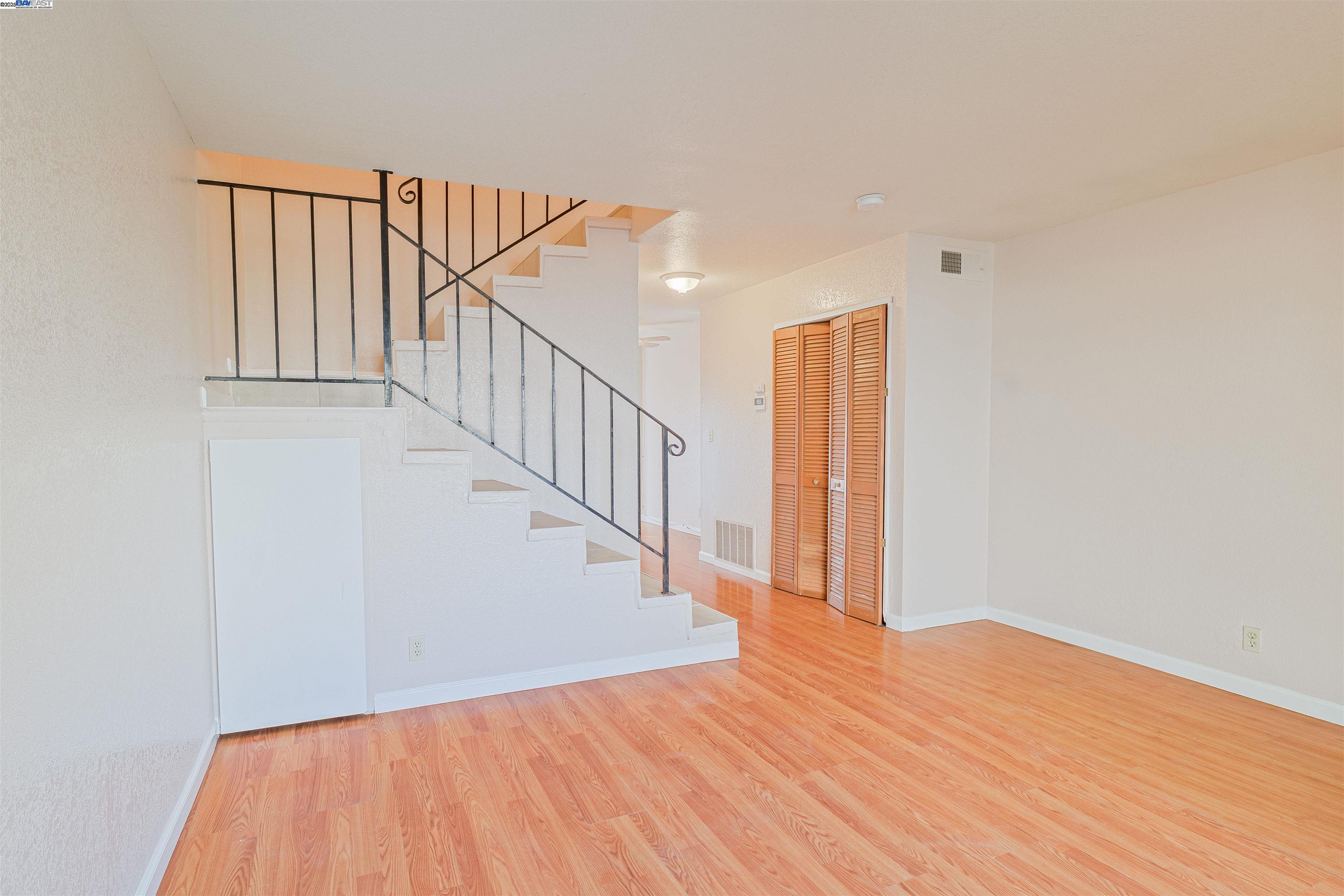 Photo #4: 41093073 Listing: Photo #4