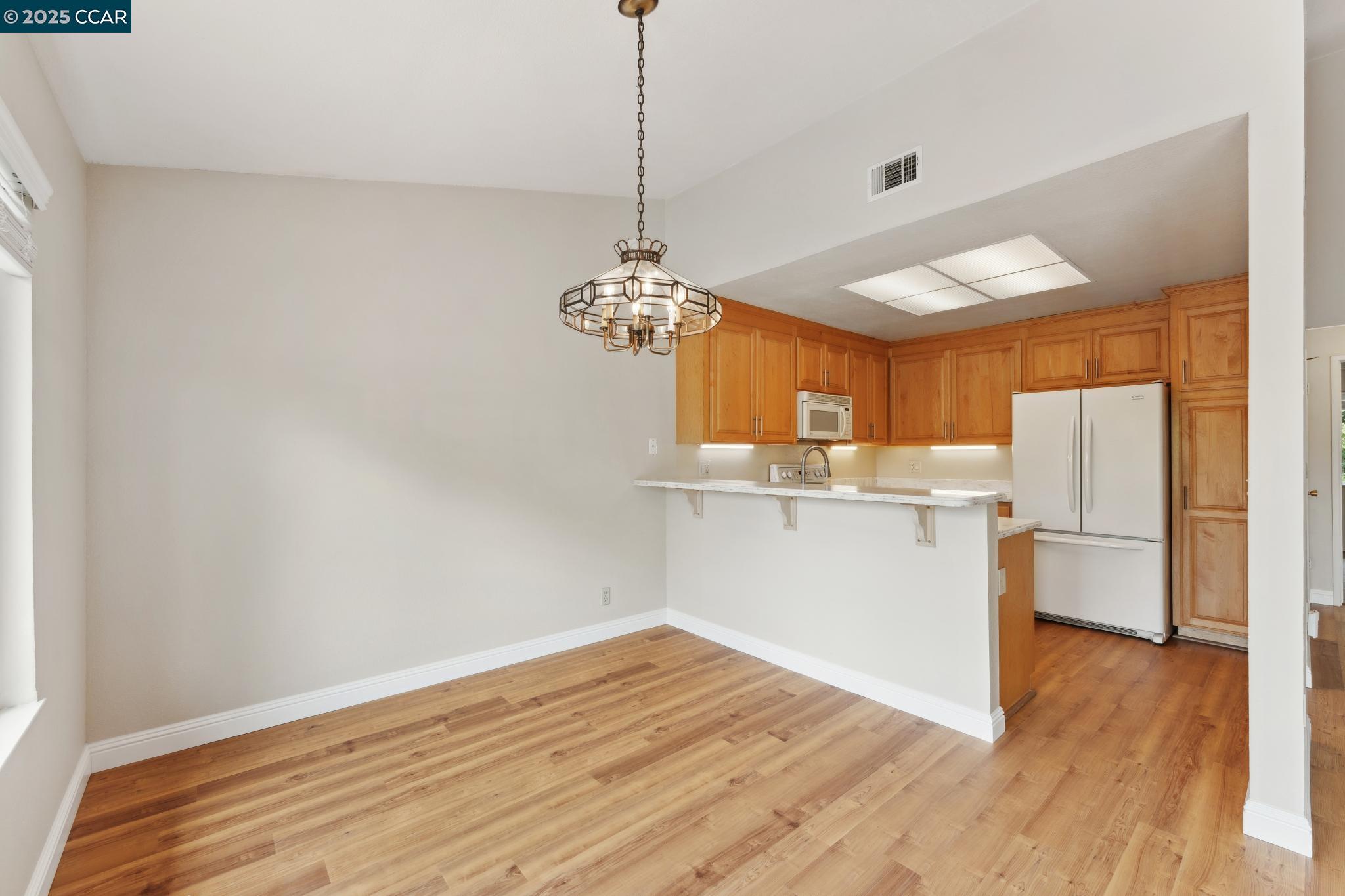 Detail Gallery Image 15 of 60 For 2480 Heatherleaf Ln., Martinez,  CA 94553 - 3 Beds | 2 Baths