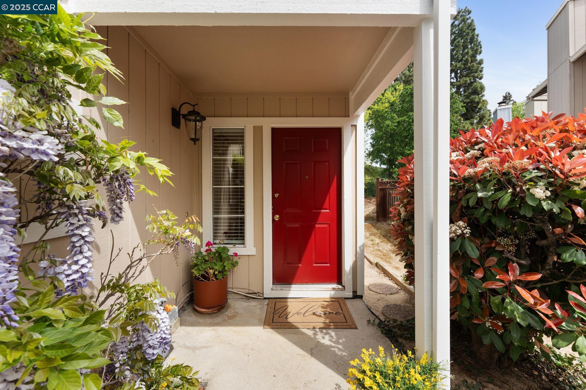 Detail Gallery Image 5 of 60 For 2480 Heatherleaf Ln., Martinez,  CA 94553 - 3 Beds | 2 Baths