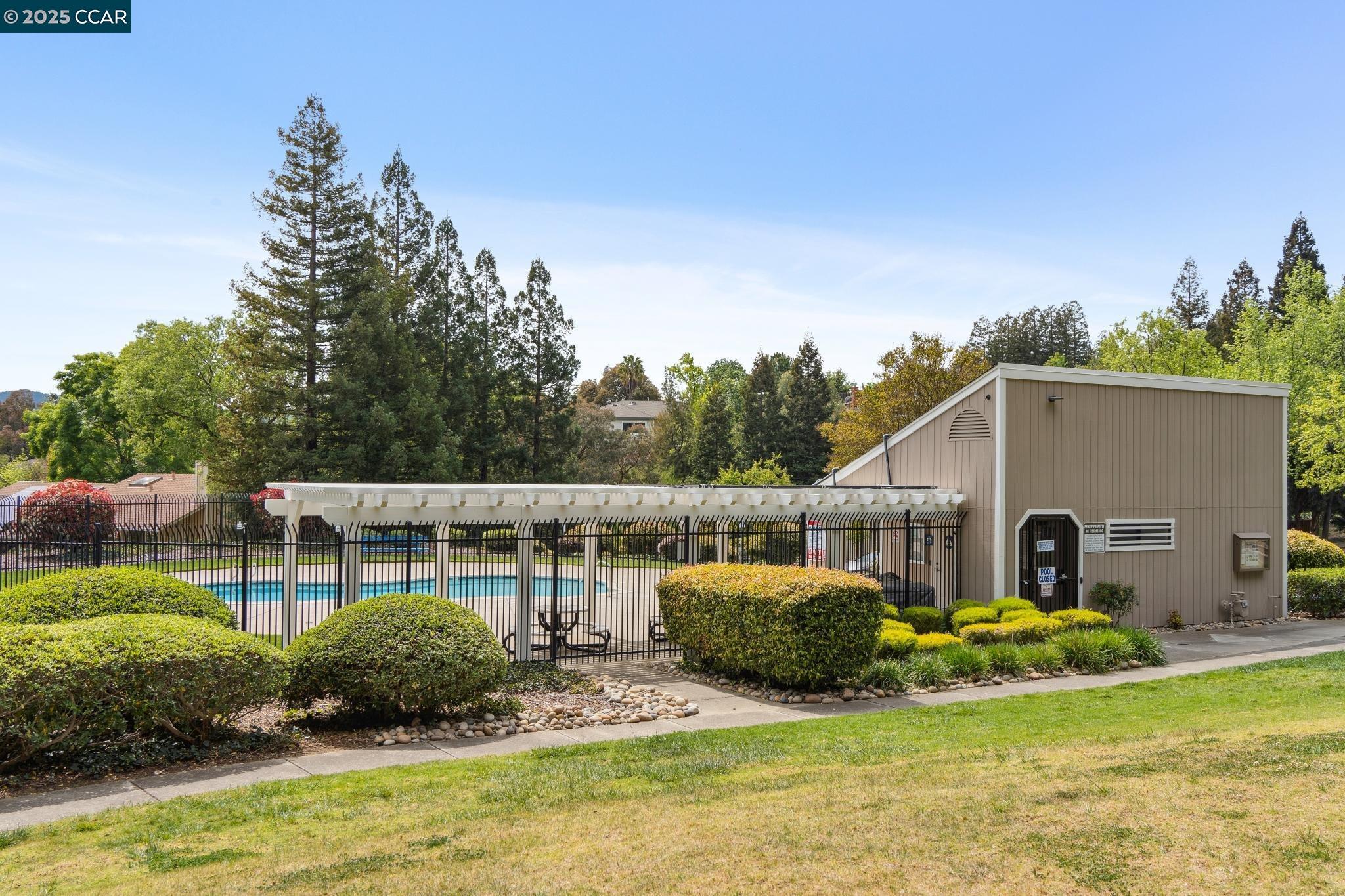 Detail Gallery Image 56 of 60 For 2480 Heatherleaf Ln., Martinez,  CA 94553 - 3 Beds | 2 Baths