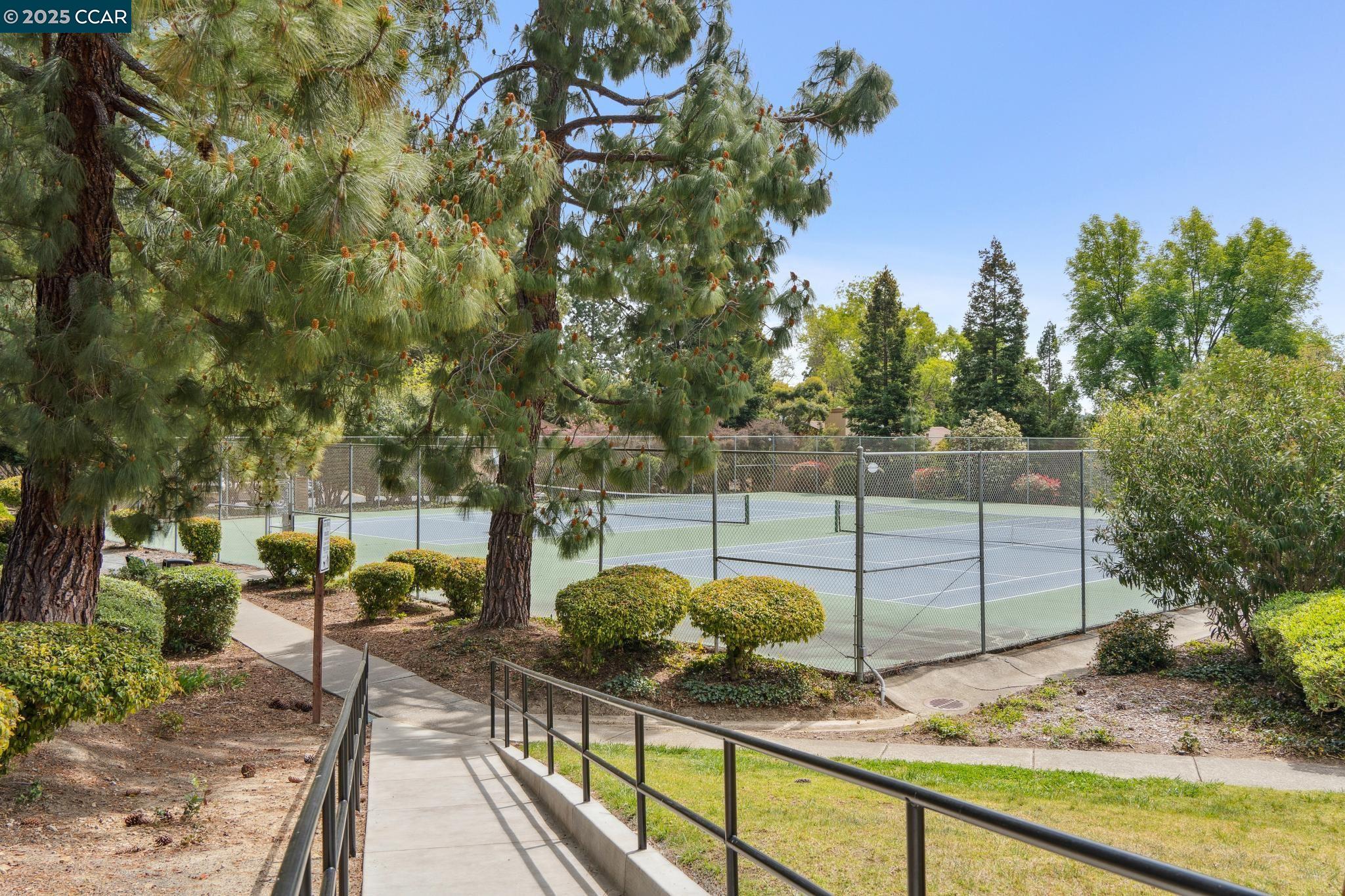 Detail Gallery Image 57 of 60 For 2480 Heatherleaf Ln., Martinez,  CA 94553 - 3 Beds | 2 Baths