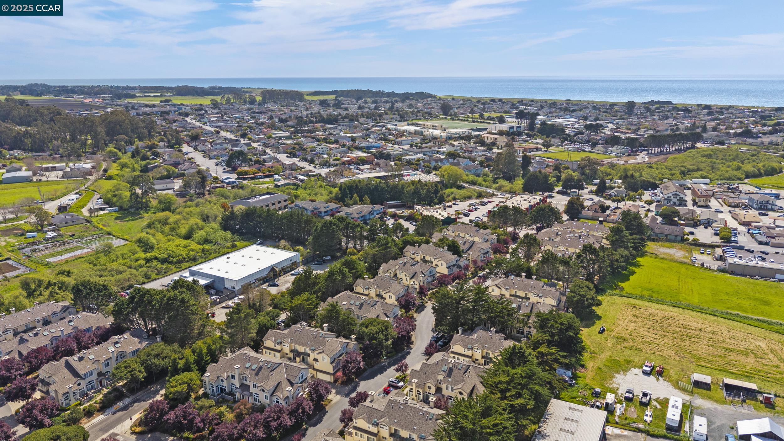 Detail Gallery Image 31 of 39 For 43 Patrick Way, Half Moon Bay,  CA 94019 - 3 Beds | 2/1 Baths