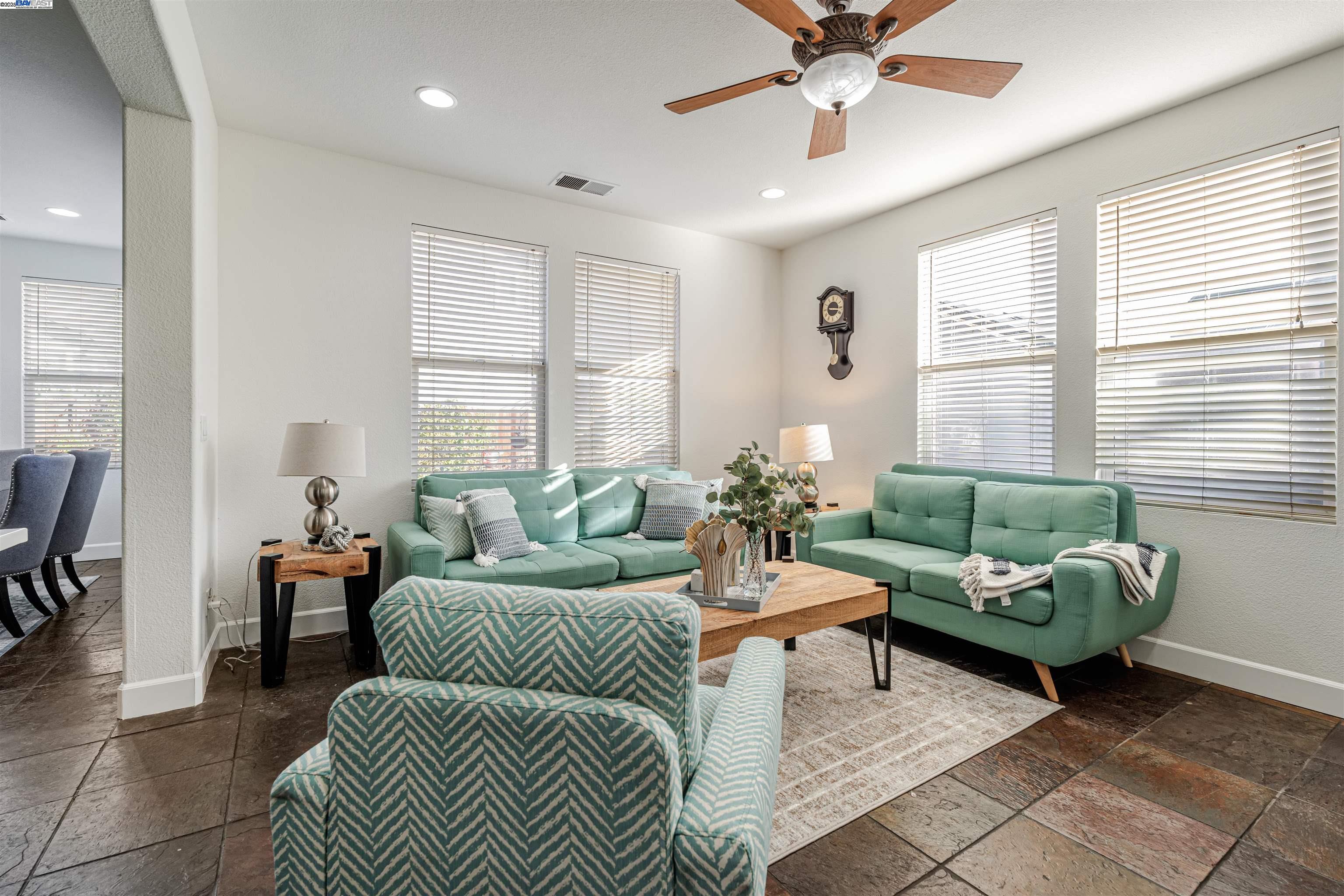 Detail Gallery Image 6 of 34 For 2938 Wagner Ct, Tracy,  CA 95377 - 4 Beds | 2/1 Baths