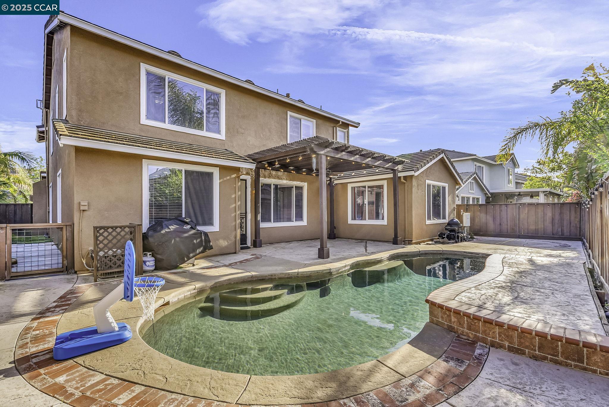 Detail Gallery Image 1 of 46 For 3627 Otter Brook Loop, Discovery Bay,  CA 94505 - 5 Beds | 3 Baths