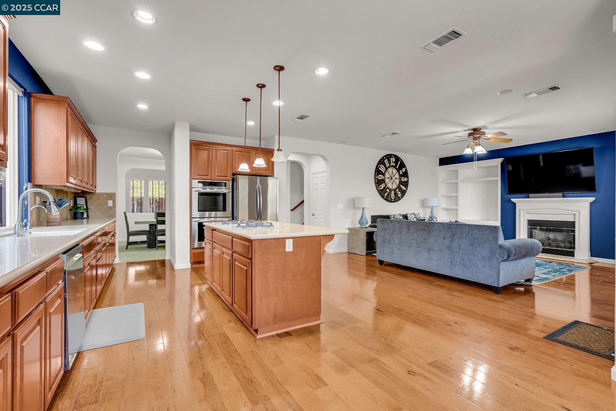 Detail Gallery Image 15 of 46 For 3627 Otter Brook Loop, Discovery Bay,  CA 94505 - 5 Beds | 3 Baths