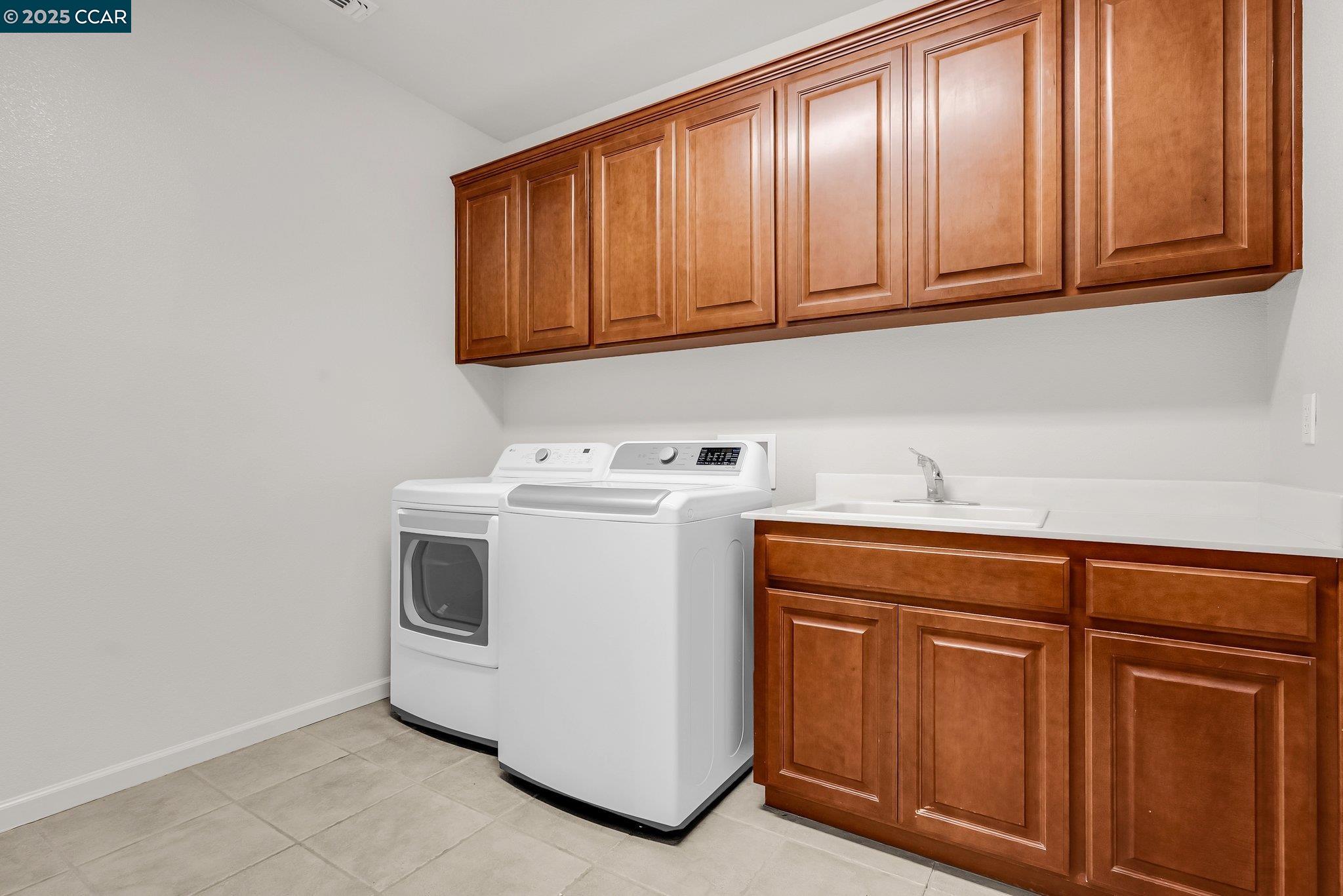 Detail Gallery Image 20 of 46 For 3627 Otter Brook Loop, Discovery Bay,  CA 94505 - 5 Beds | 3 Baths