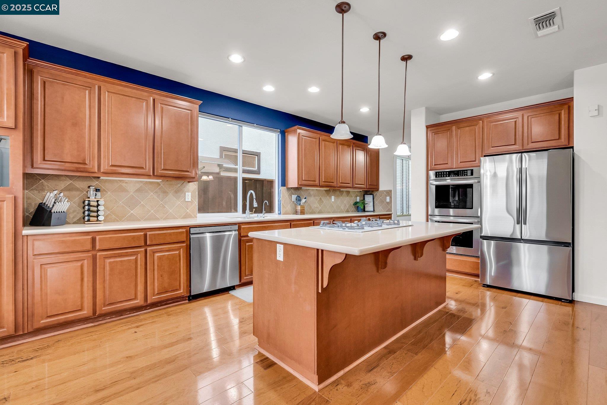 Detail Gallery Image 4 of 46 For 3627 Otter Brook Loop, Discovery Bay,  CA 94505 - 5 Beds | 3 Baths