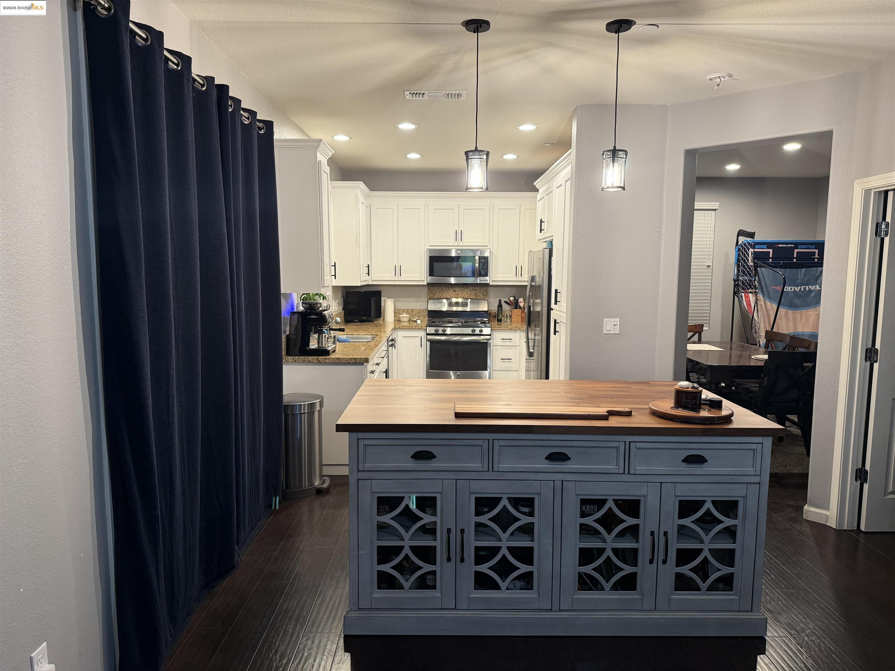 Detail Gallery Image 5 of 21 For 482 Crimson Clover Ct, Brentwood,  CA 94513 - 3 Beds | 2/1 Baths