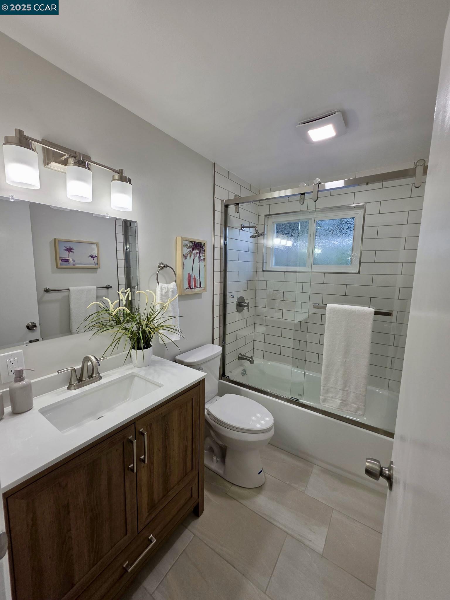 Detail Gallery Image 11 of 22 For 2011 Espanola, San Pablo,  CA 94806 - 3 Beds | 2 Baths