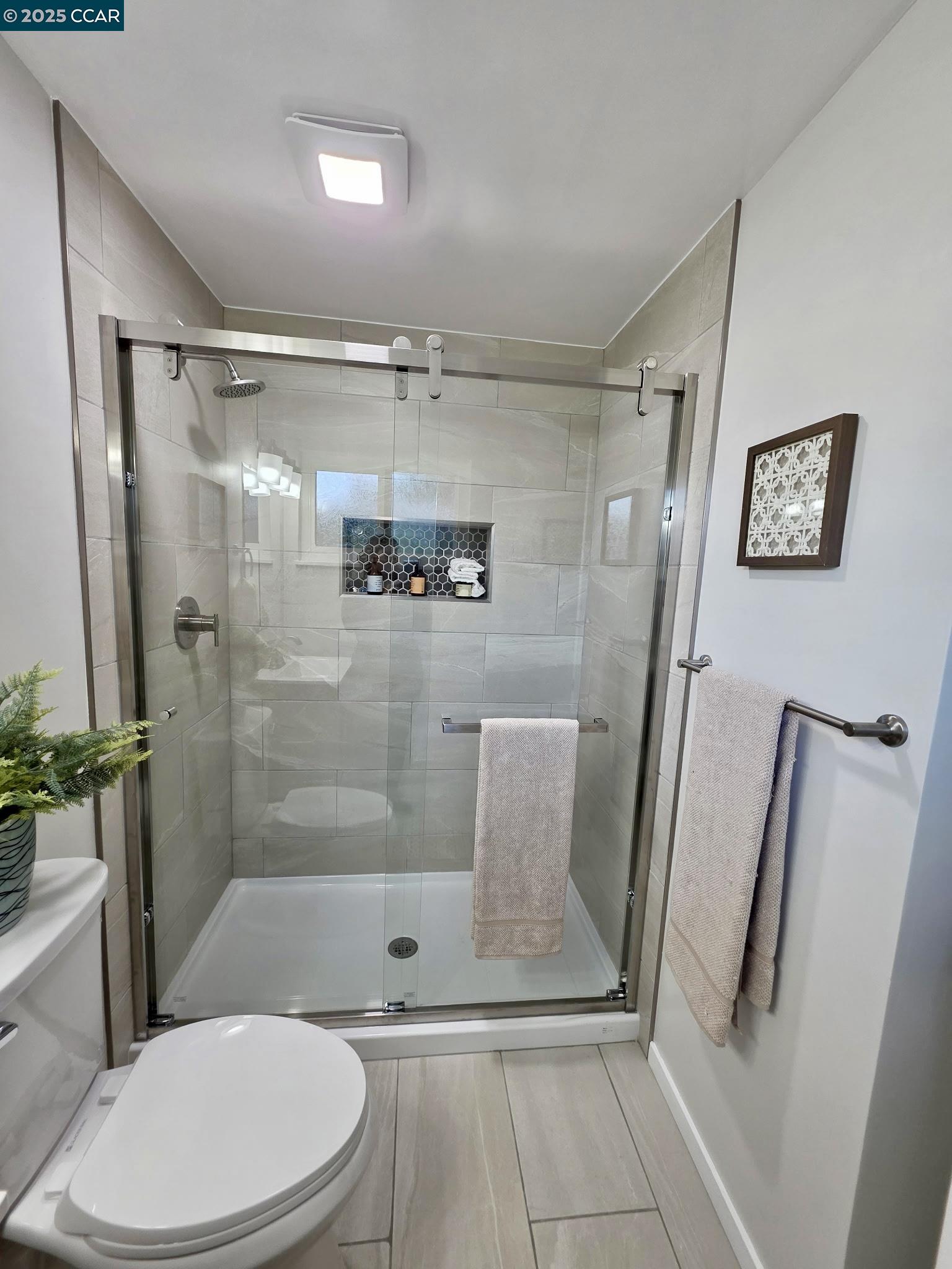 Detail Gallery Image 16 of 22 For 2011 Espanola, San Pablo,  CA 94806 - 3 Beds | 2 Baths