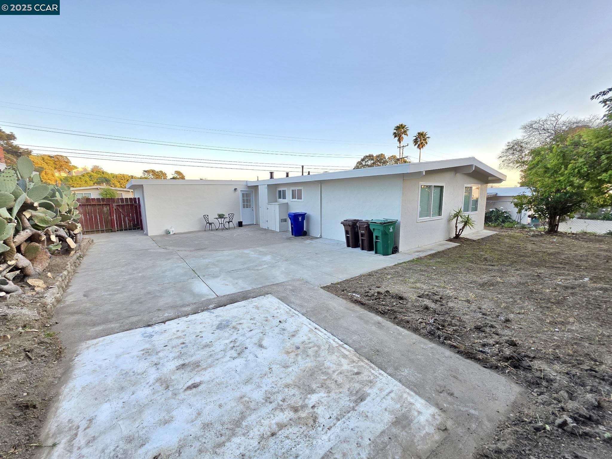 Detail Gallery Image 20 of 22 For 2011 Espanola, San Pablo,  CA 94806 - 3 Beds | 2 Baths