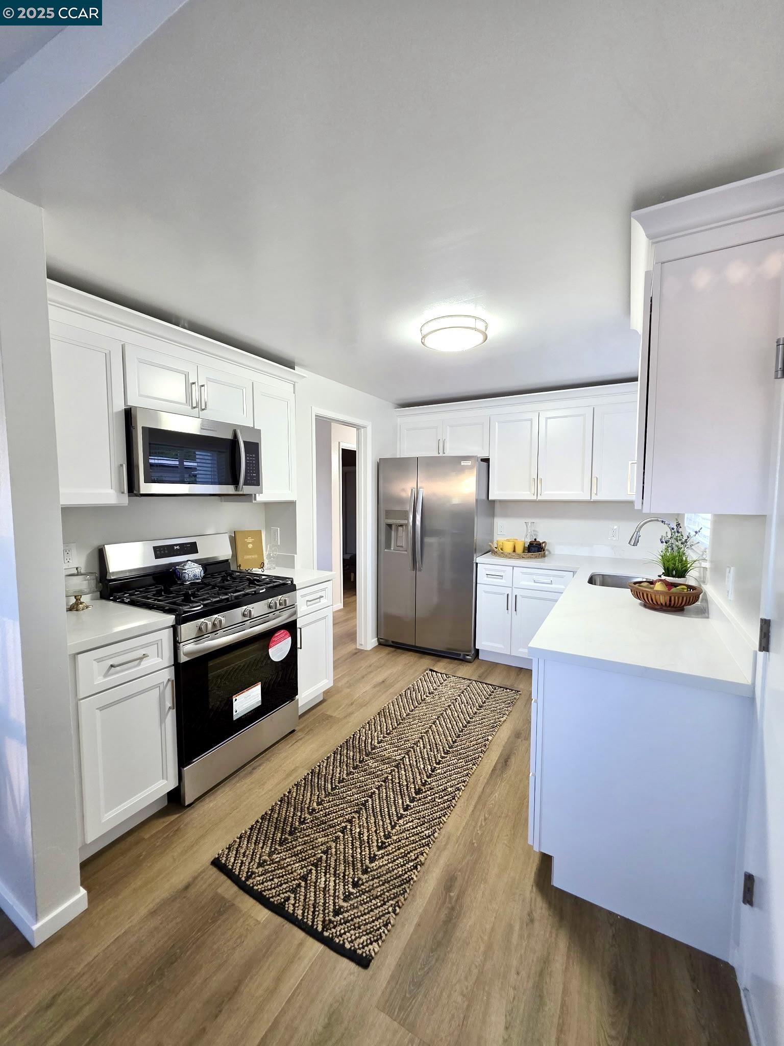Detail Gallery Image 7 of 22 For 2011 Espanola, San Pablo,  CA 94806 - 3 Beds | 2 Baths