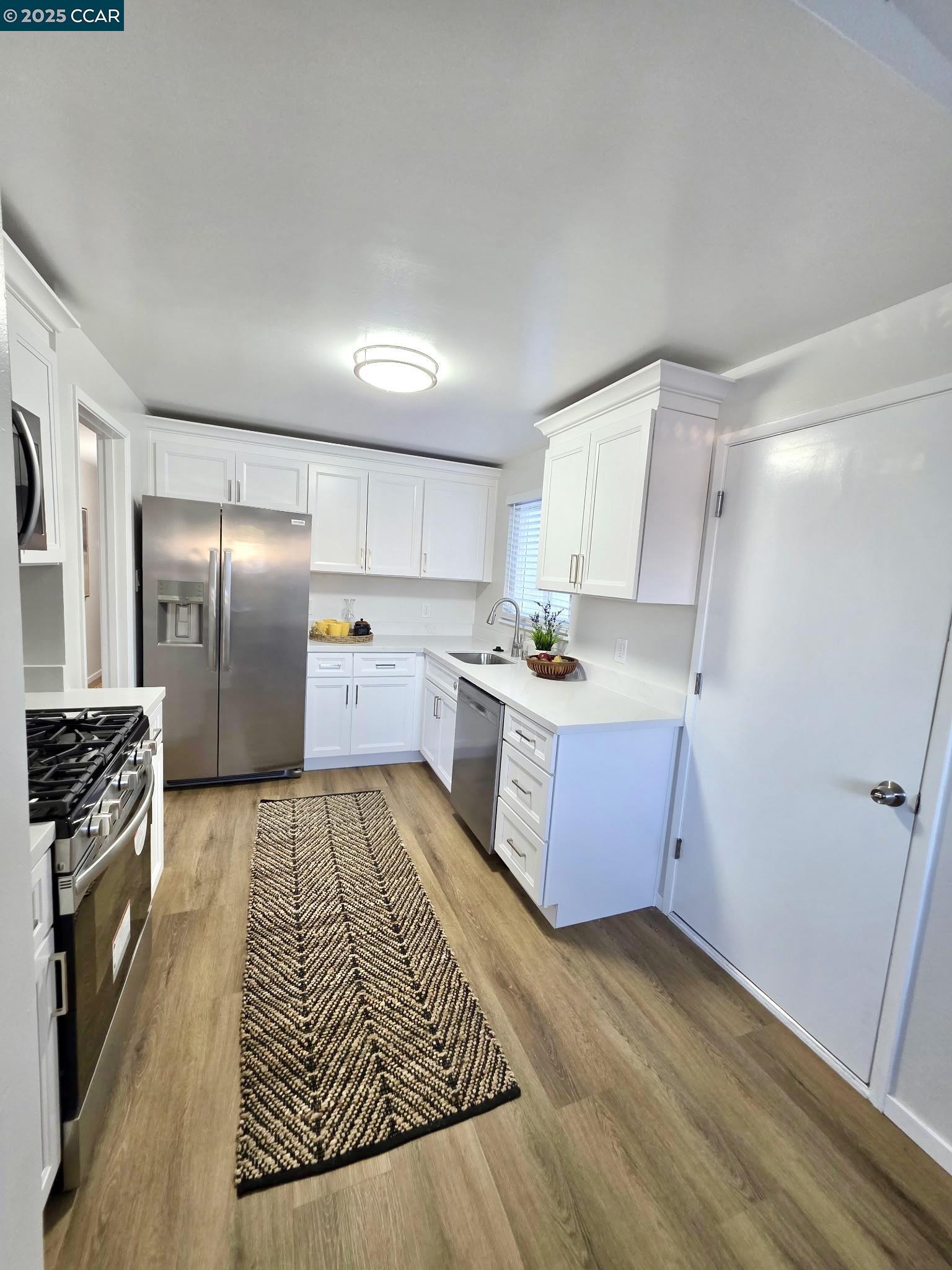 Detail Gallery Image 8 of 22 For 2011 Espanola, San Pablo,  CA 94806 - 3 Beds | 2 Baths